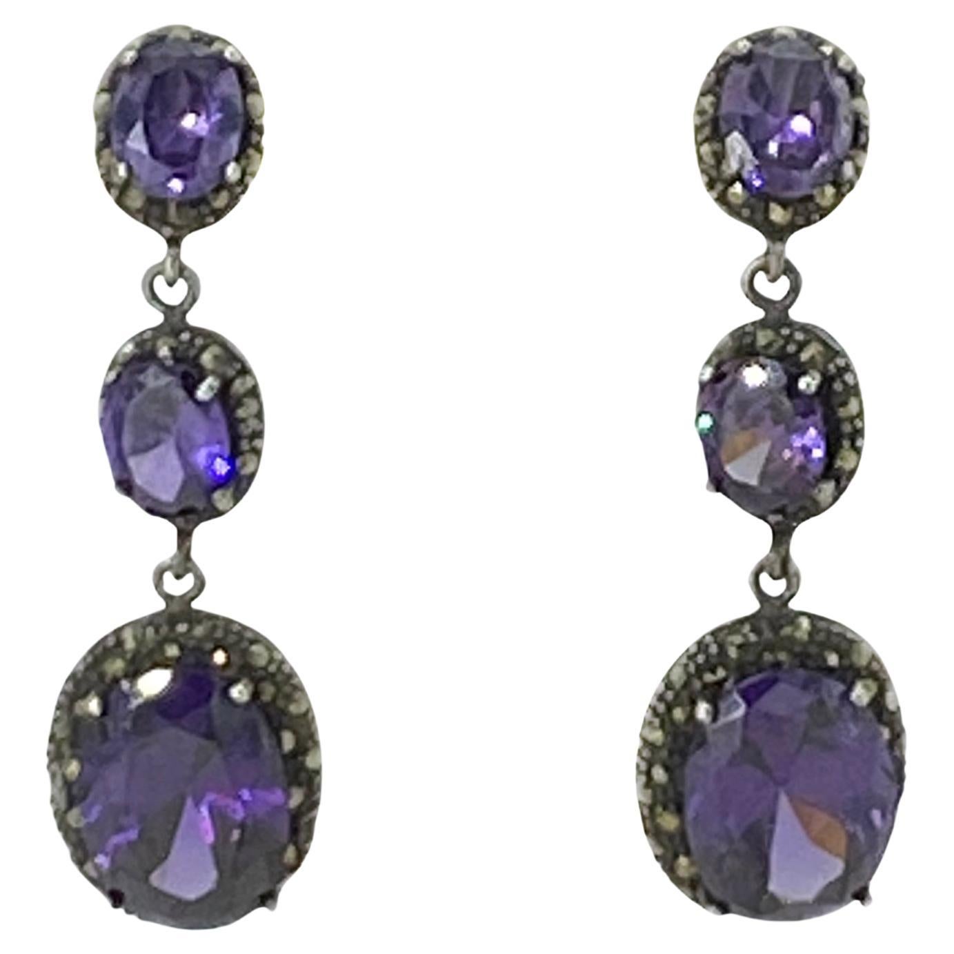 Orecchini pendenti in argento con cristalli viola e marcasite in vendita