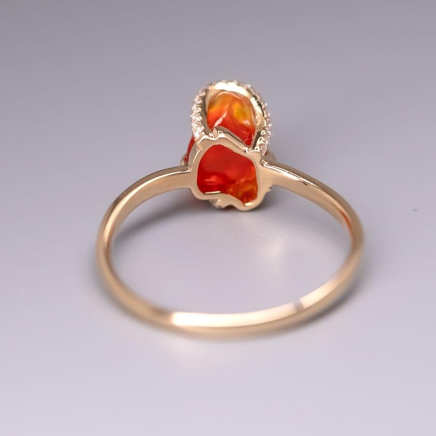 Tiefroter Feueropal Diamant Verlobungsring 18K Gelbgold im Zustand „Neu“ in Suwanee, GA