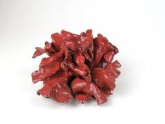 Deep Red Floral Objet, glasierte Keramik