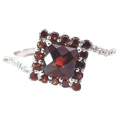 Tiefroter Granat-Stein-Cluster-Ring für Mutter in 925 Sterlingsilber