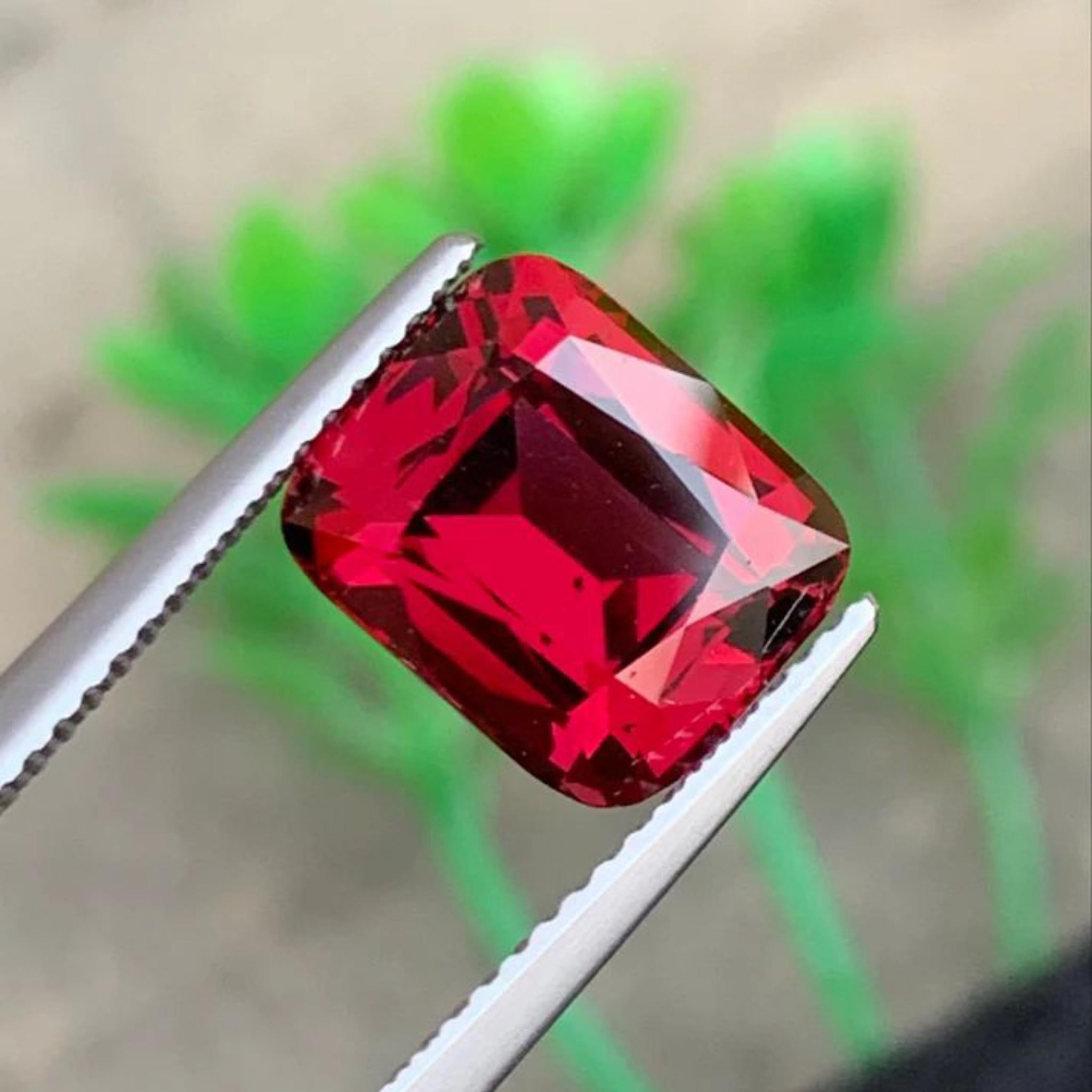 Anello di granato rodolite rosso intenso allentato 4,93 carati taglio cuscino - Jewell in vendita 4