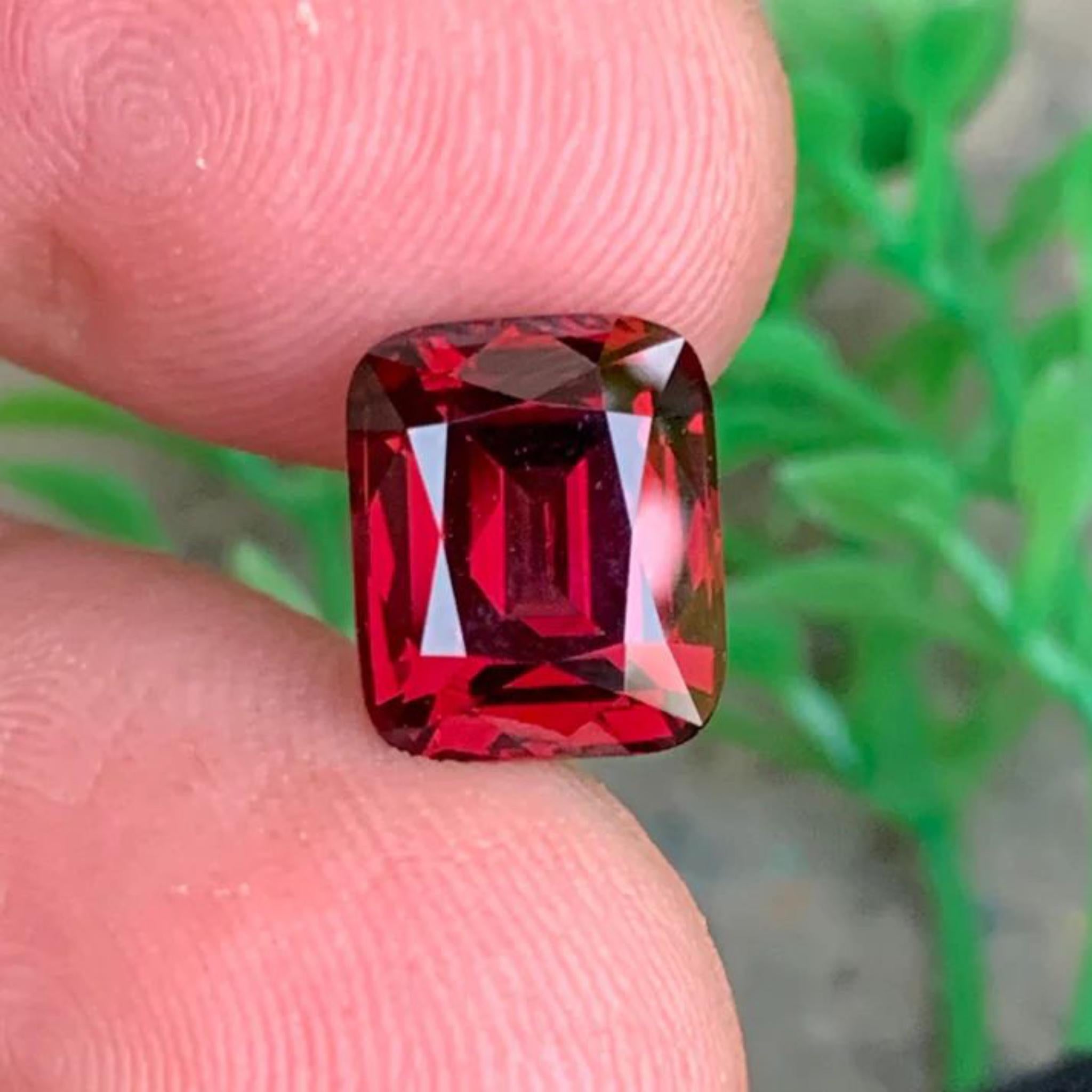 Taglio cuscino Anello di granato rodolite rosso intenso allentato 4,93 carati taglio cuscino - Jewell in vendita