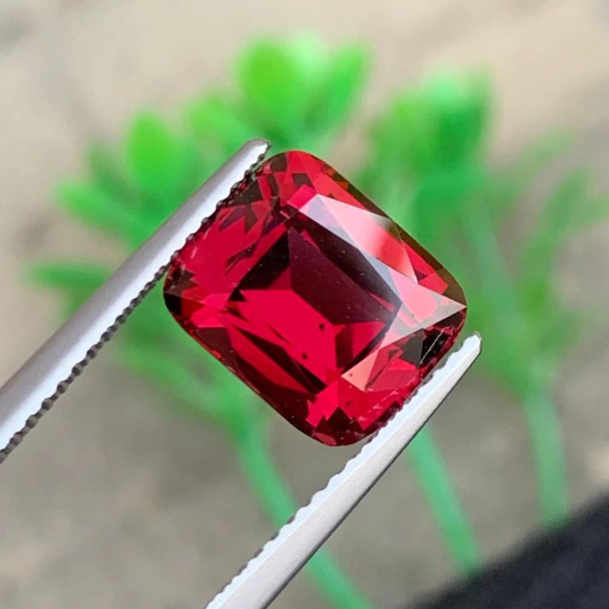 Anello di granato rodolite rosso intenso allentato 4,93 carati taglio cuscino - Jewell In condizioni Nuovo in vendita a Peshawar, PK