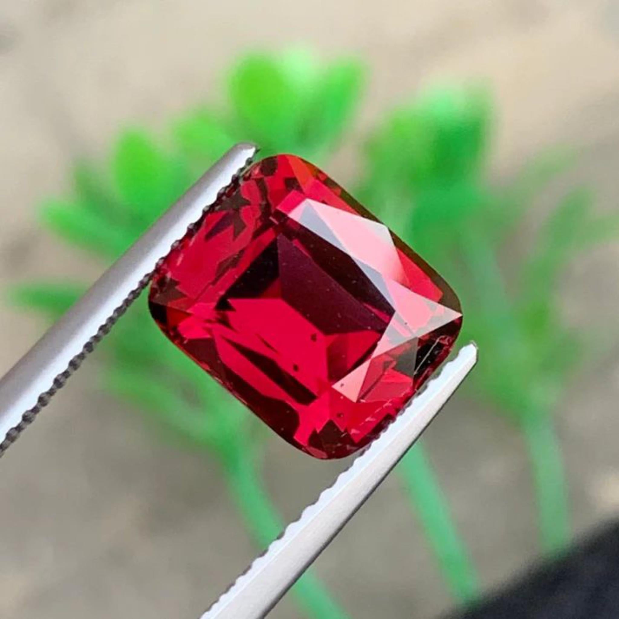 Anello di granato rodolite rosso intenso allentato 4,93 carati taglio cuscino - Jewell in vendita 3