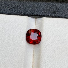 Gemma sfusa di Spinello Naturale Rosso Profondo 1,55 Ct Taglio Cuscino per Anello - Gioielli