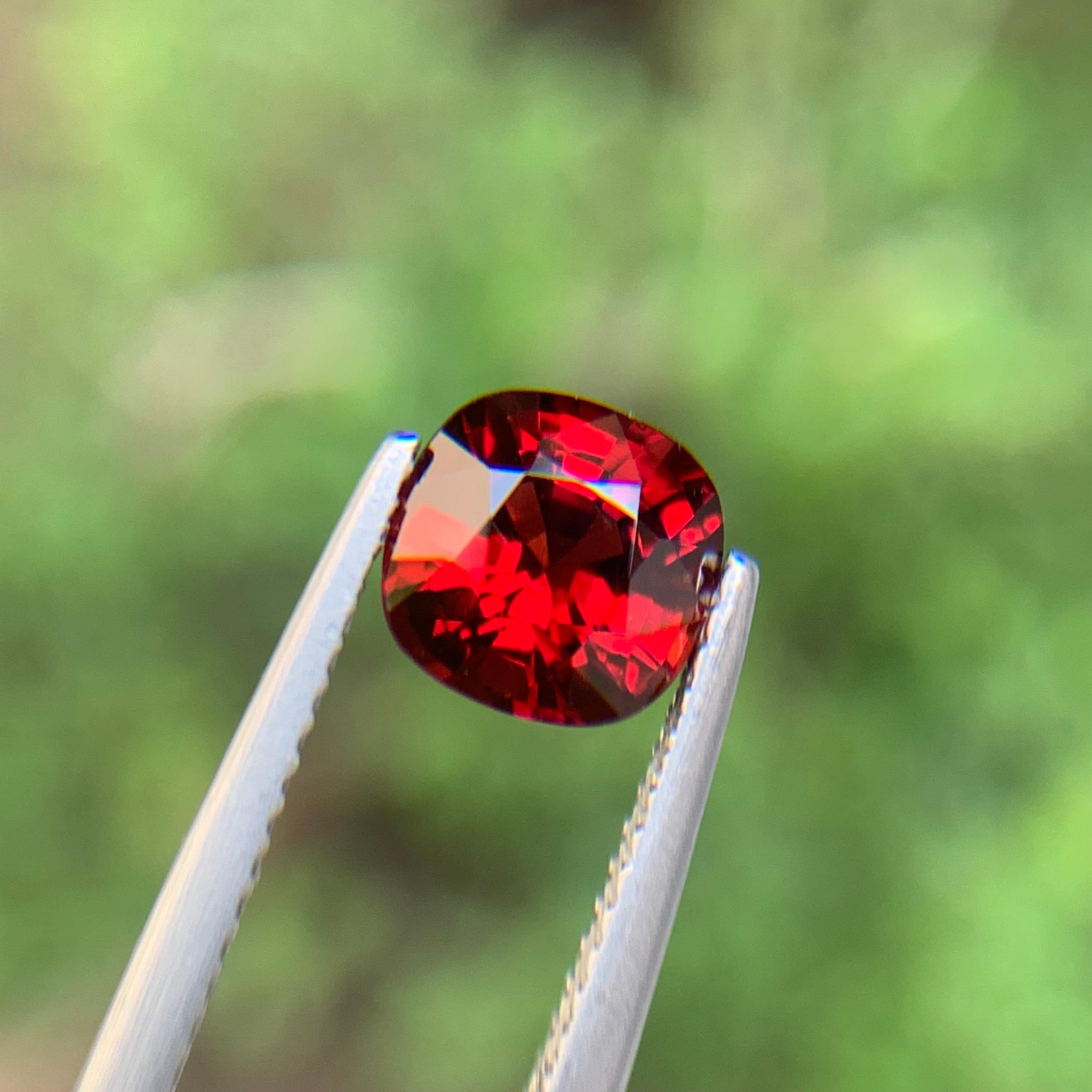 Contemporain Spinelle rouge foncé en vrac 1,55 ct taille coussin pour bague - Bijoux en vente