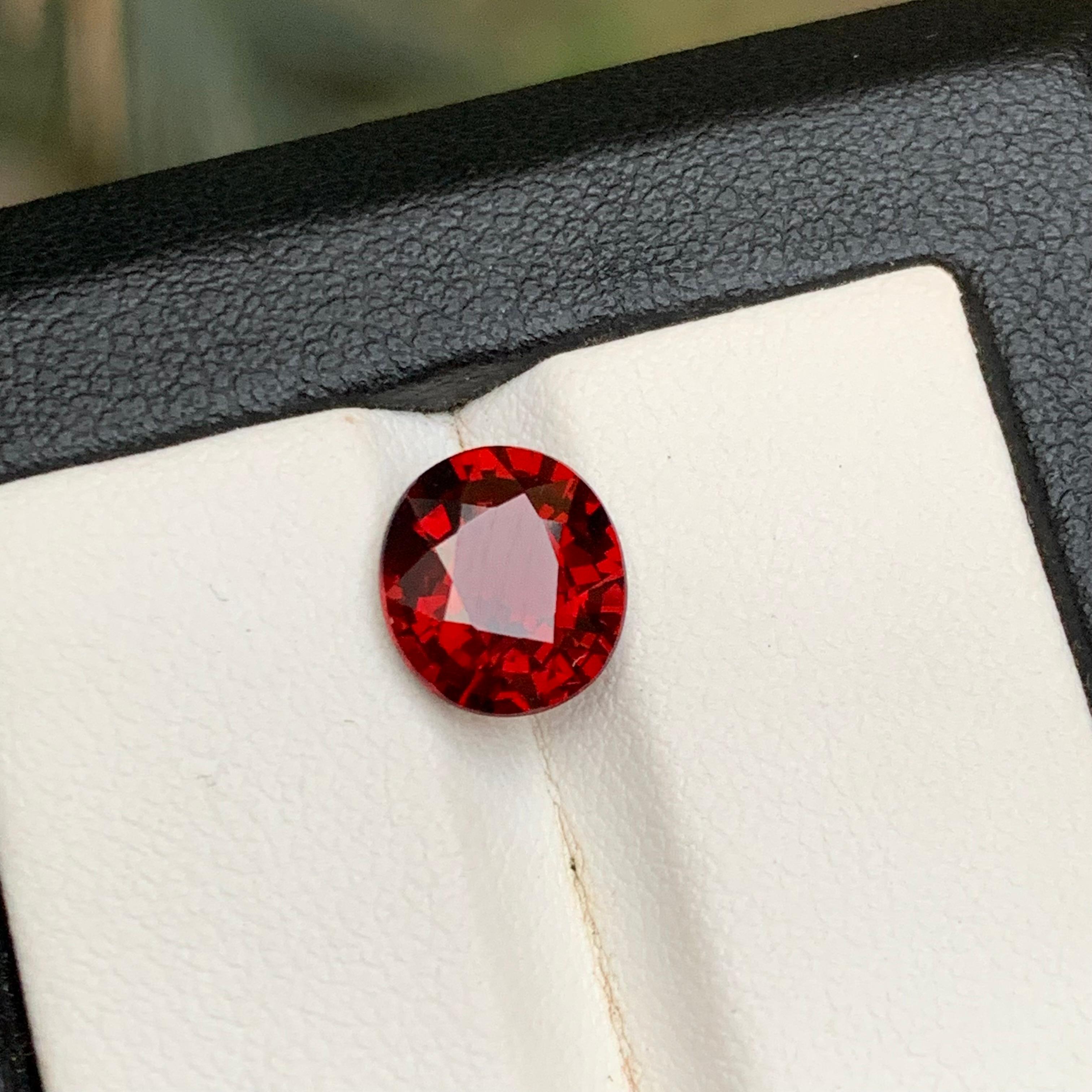 Granato rodolite rosso intenso 2,95 carati Nature Gemma sfusa taglio ovale per anello Jewell in vendita 4