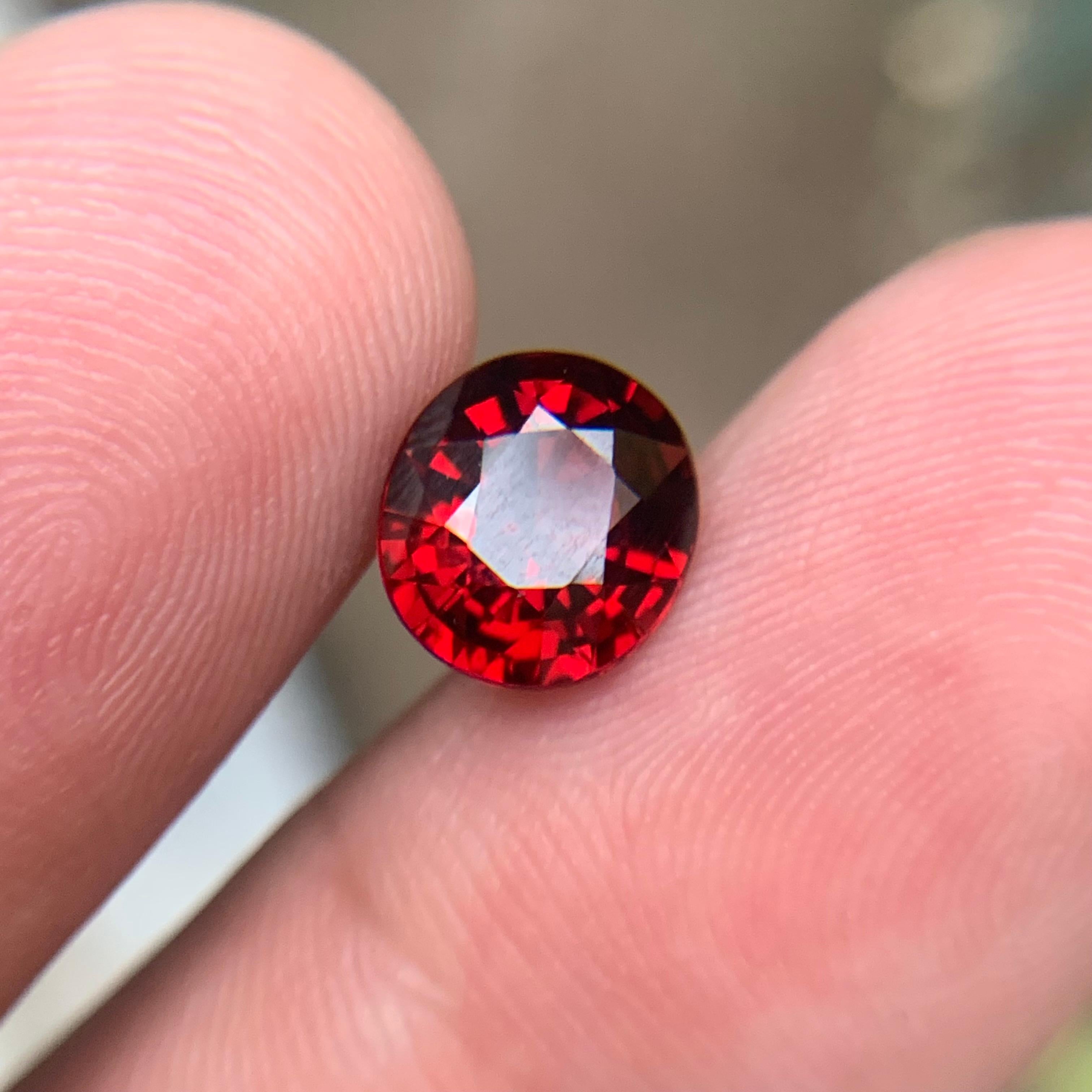 Granato rodolite rosso intenso 2,95 carati Nature Gemma sfusa taglio ovale per anello Jewell in vendita 6