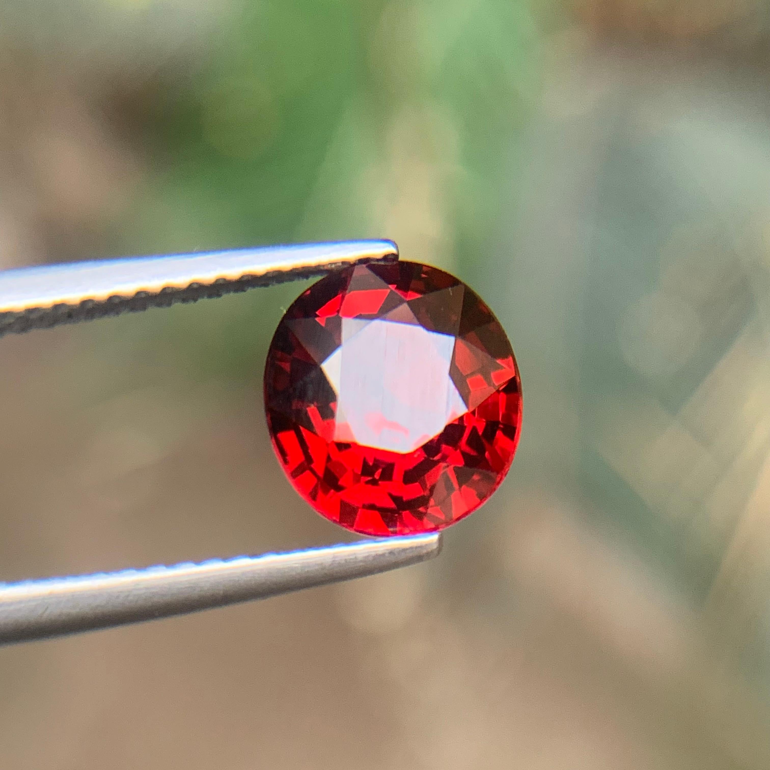 Granato rodolite rosso intenso 2,95 carati Nature Gemma sfusa taglio ovale per anello Jewell in vendita 3