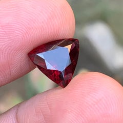 Tiefroter Rhodolith-Granat 4,86 Ct Billionen-Schliff Natürlicher loser Edelstein für Ring