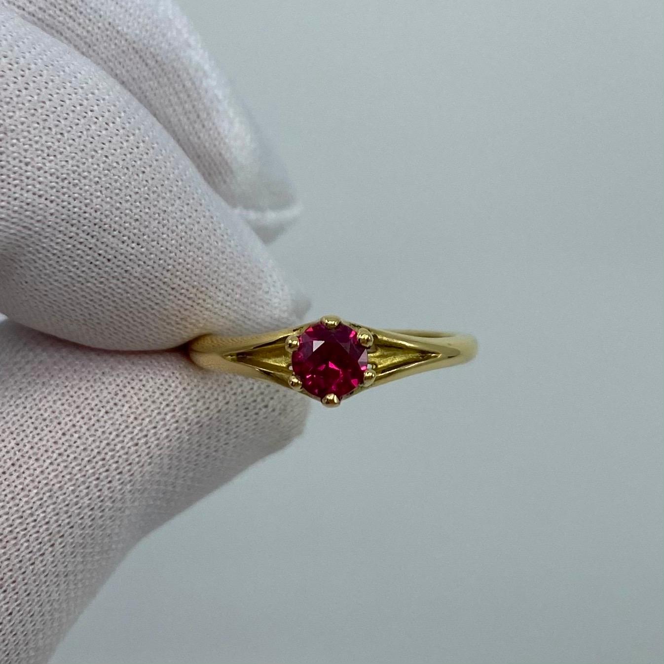 Women's or Men's Deep Red Ruby Round Diamond Cut 18 Karat Yellow Gold Solitaire Ring