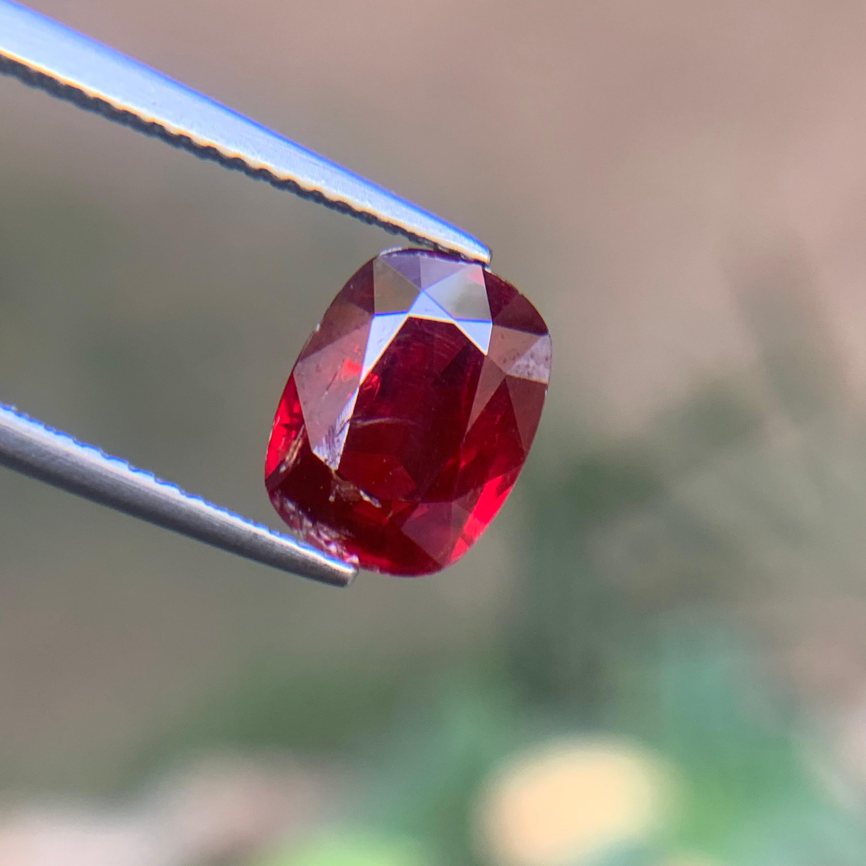 Tiefroter Tantalit (Mn) / Manganotantalit 5,52 Karat natürlicher, seltener, loser Edelstein im Angebot 4