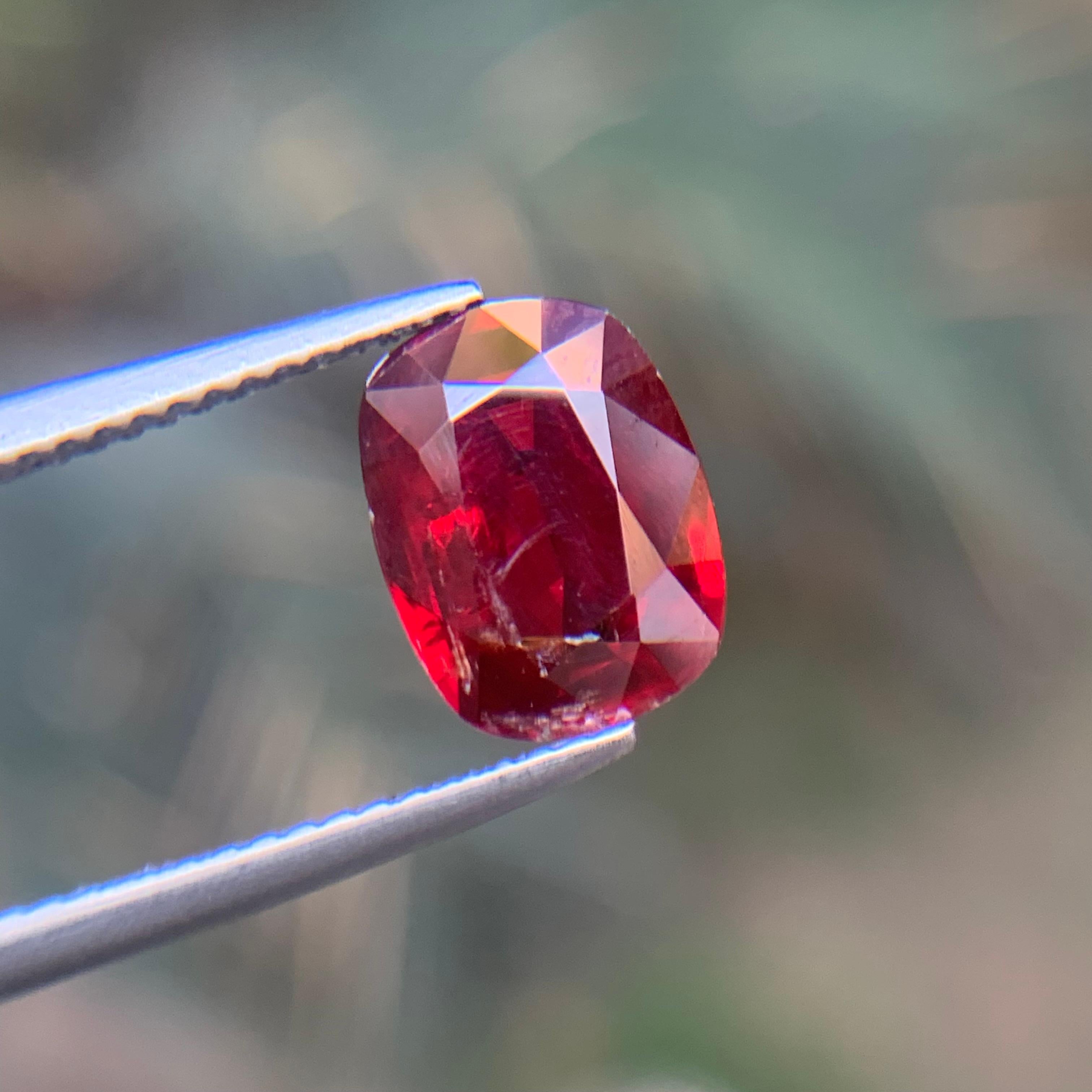 Tiefroter Tantalit (Mn) / Manganotantalit 5,52 Karat natürlicher, seltener, loser Edelstein im Angebot 5