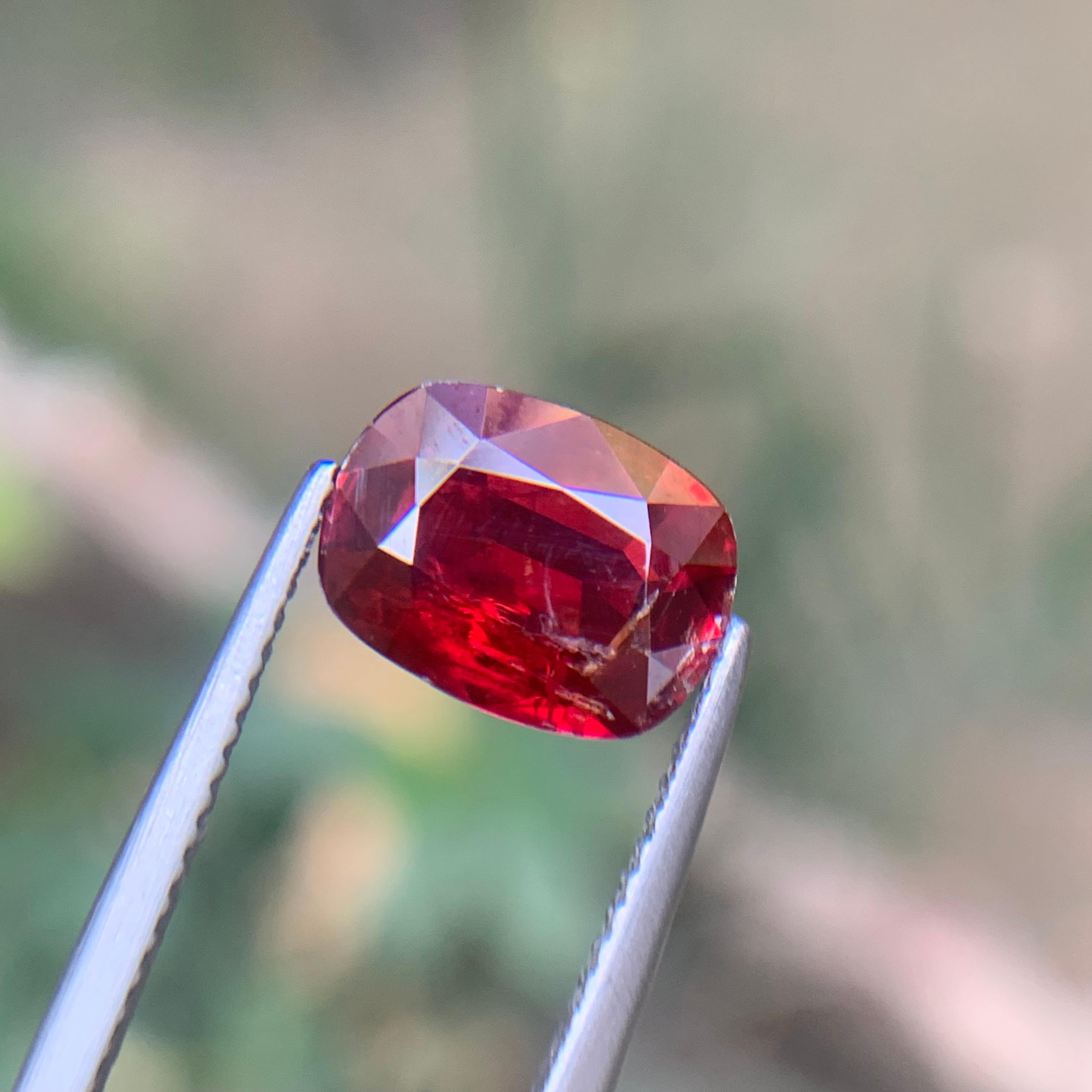 Tiefroter Tantalit (Mn) / Manganotantalit 5,52 Karat natürlicher, seltener, loser Edelstein im Angebot 3