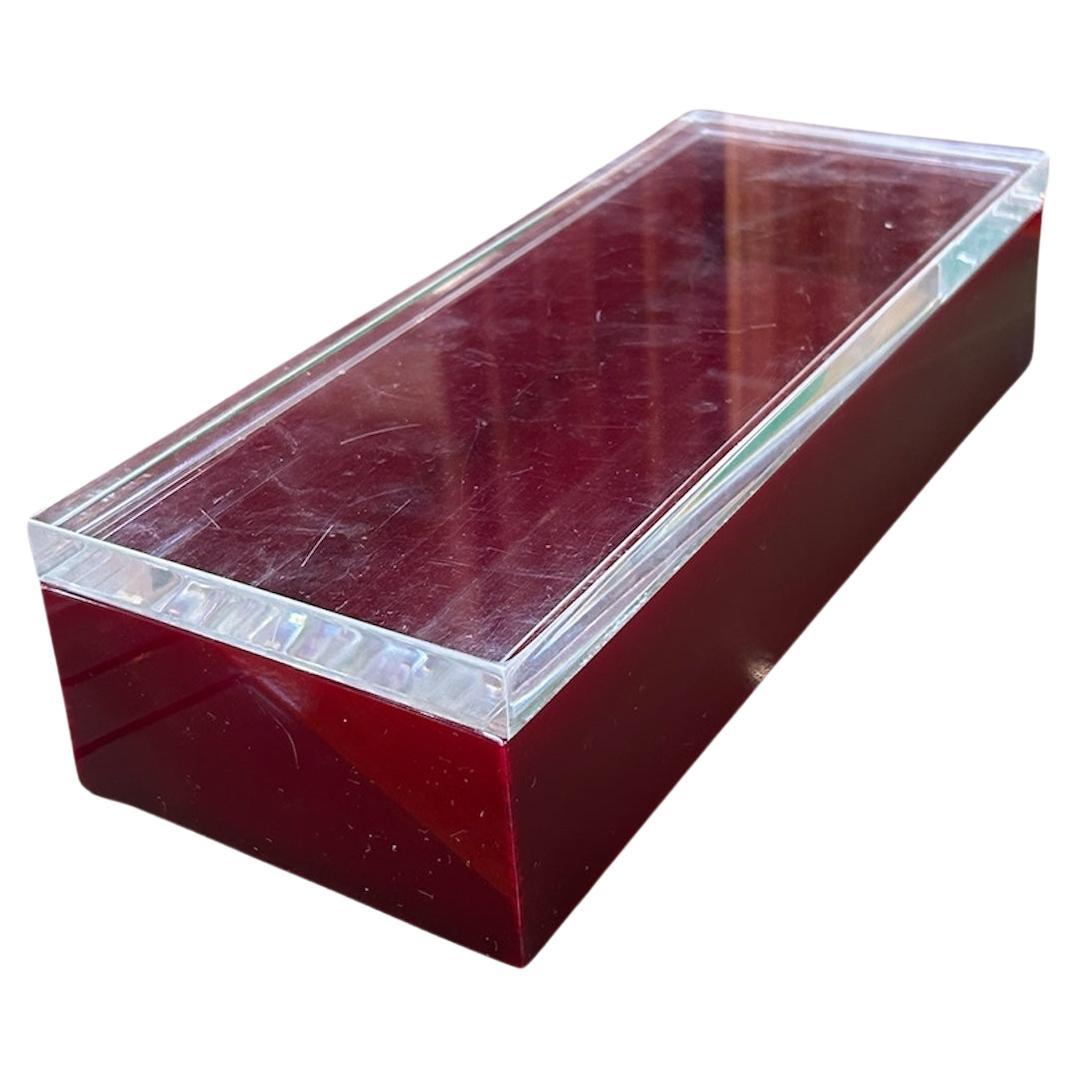 Boîte italienne vintage rouge foncé