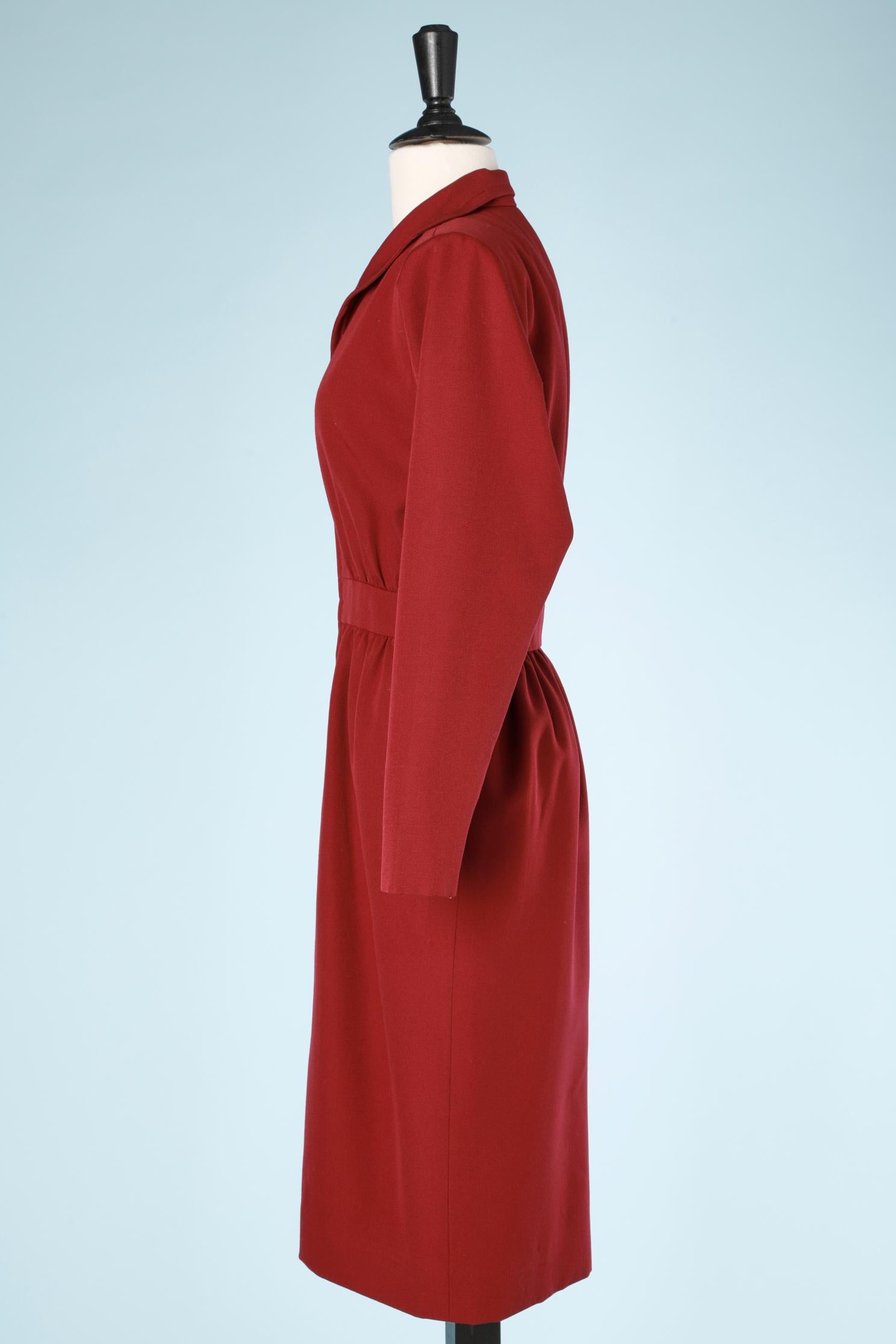 Deep red wool day dress with zip closure in the front Saint Laurent Rive Gauche  In Excellent Condition For Sale In Saint-Ouen-Sur-Seine, FR
