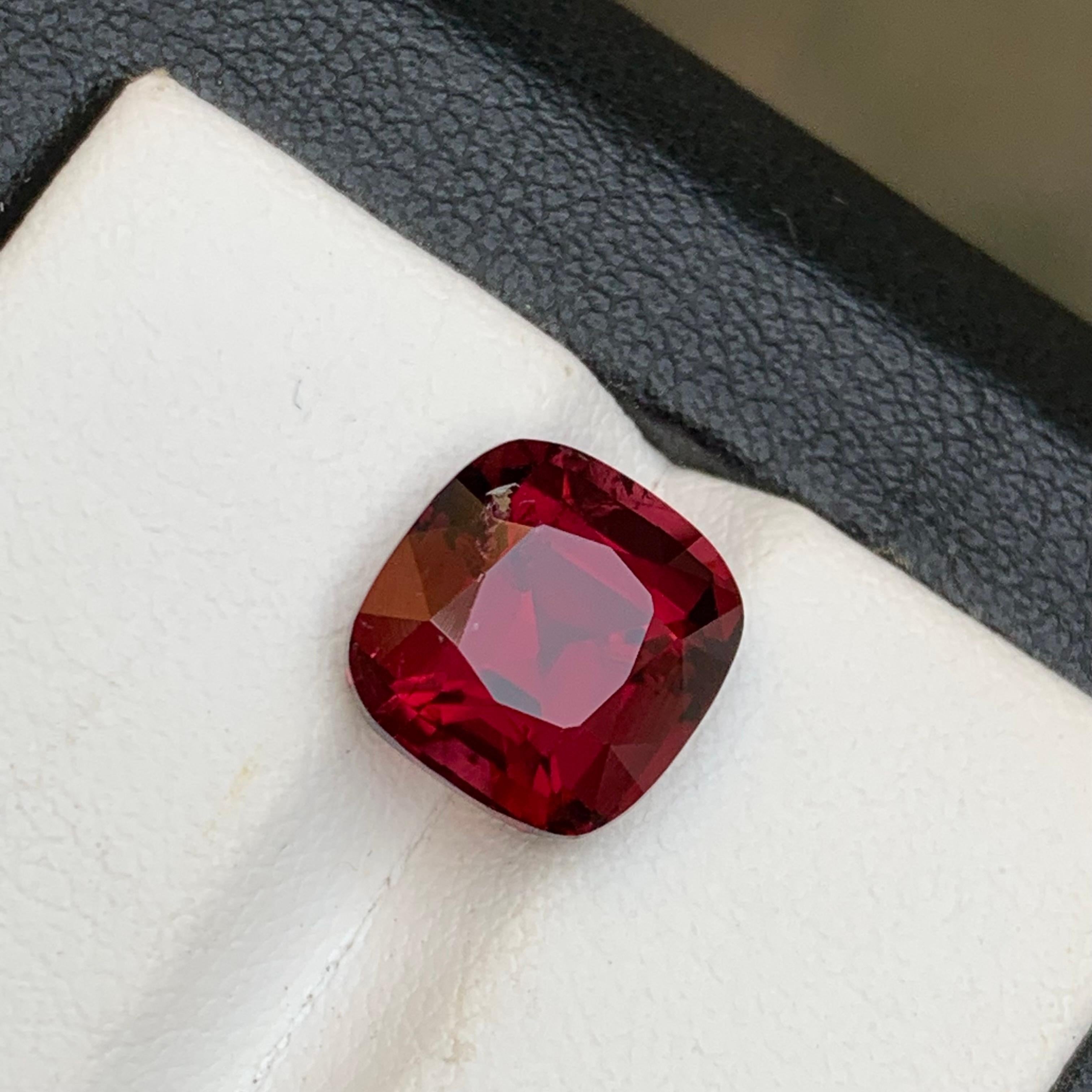 Bague tourmaline rubellite rose rougeâtre profond taille coussin de 4,20 carats Neuf - En vente à Peshawar, PK