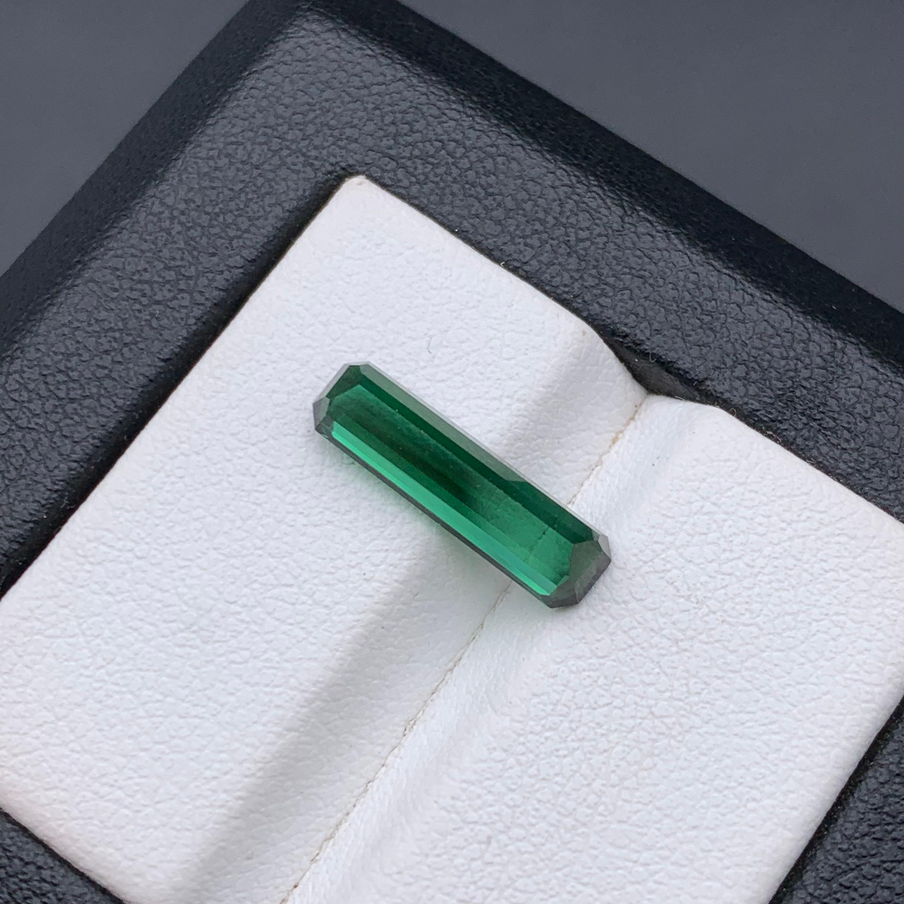 Bague en tourmaline naturelle verte riche et profonde, pierre précieuse non sertie de 2,65 carats, bijou d'émeraude en vente 5