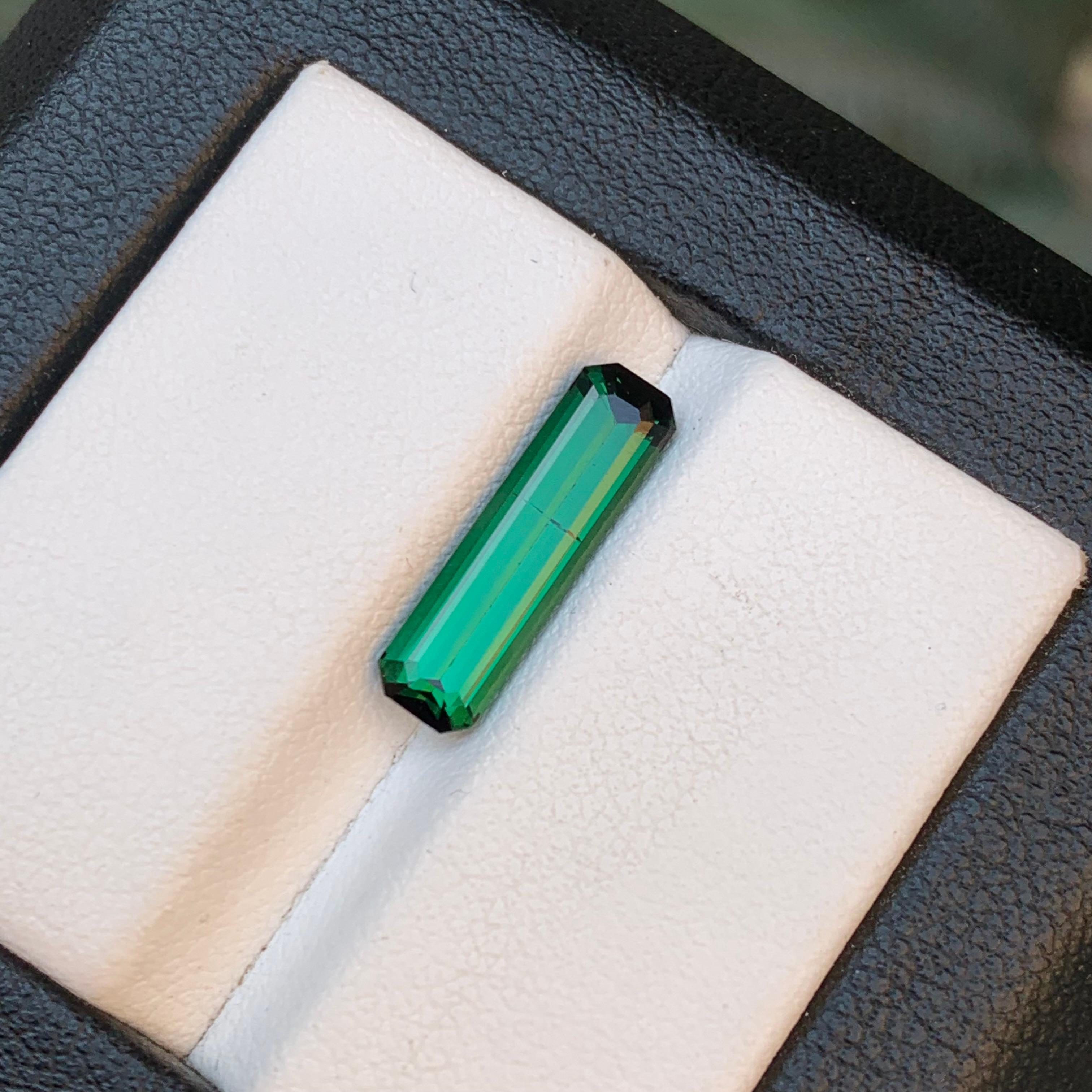 Bague en tourmaline naturelle verte riche et profonde, pierre précieuse non sertie de 2,65 carats, bijou d'émeraude en vente 7