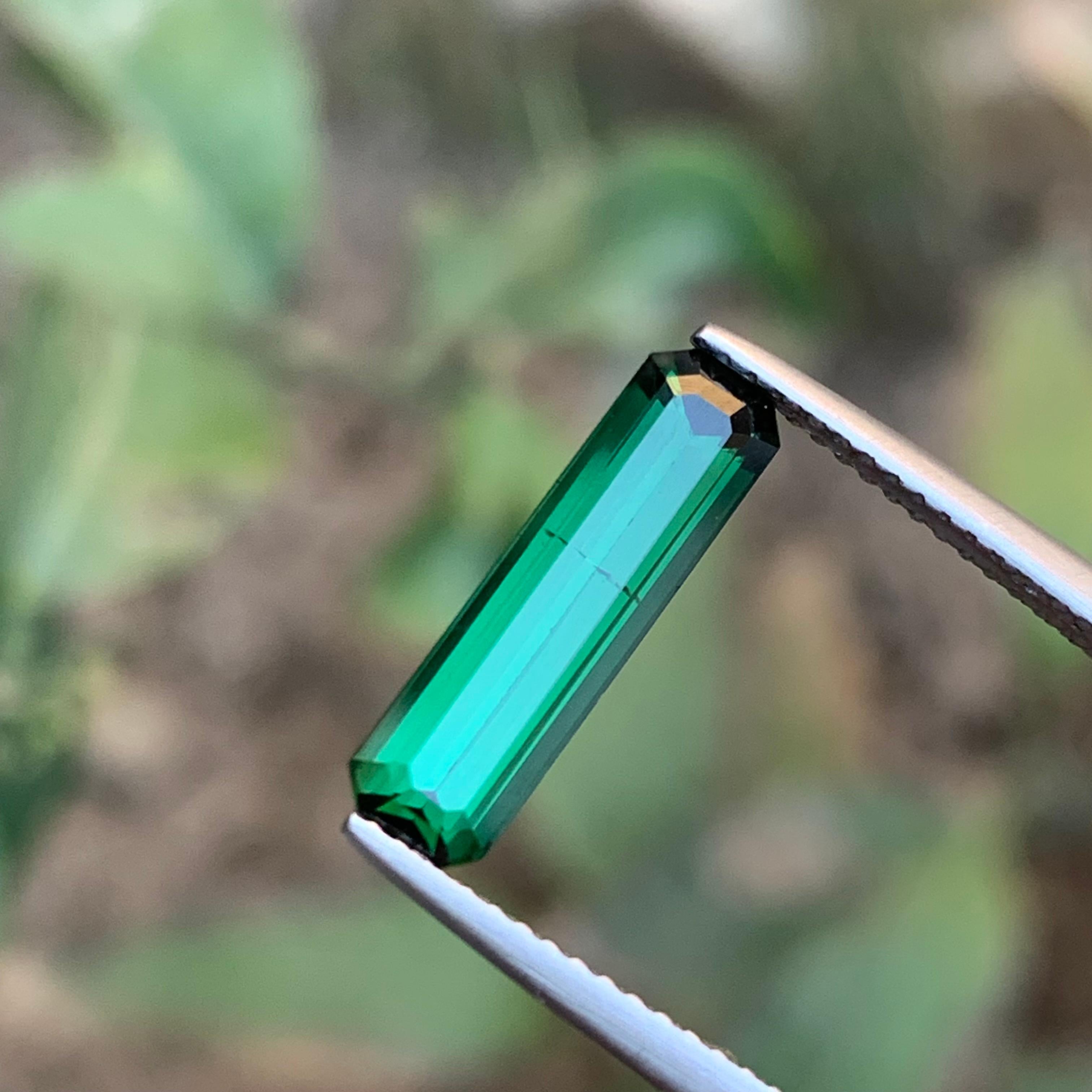 Bague en tourmaline naturelle verte riche et profonde, pierre précieuse non sertie de 2,65 carats, bijou d'émeraude Neuf - En vente à Peshawar, PK