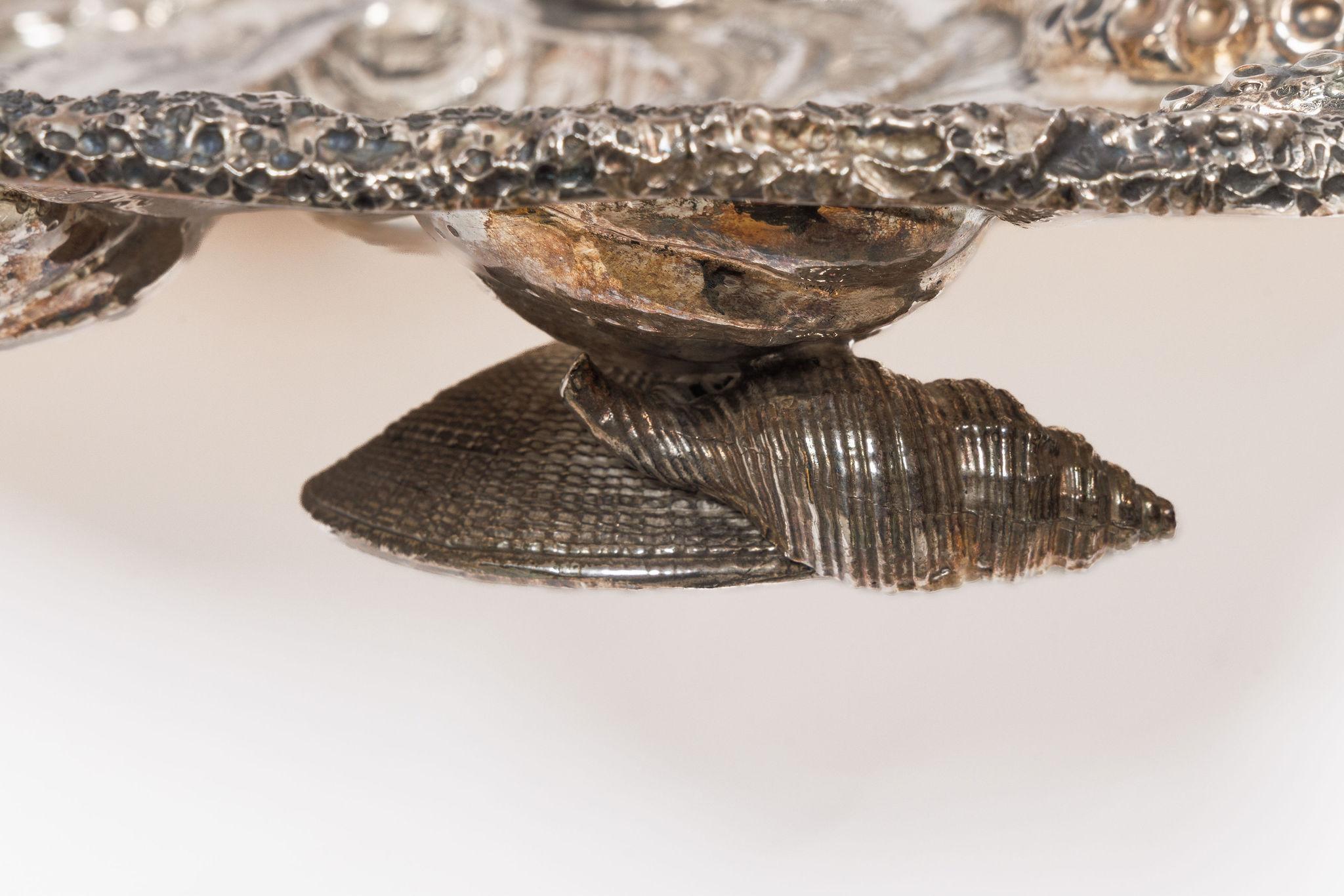 Deep Sea Majesty: Buccellati Sterling Silver Marine Oyster Tray with Octopus For Sale 4