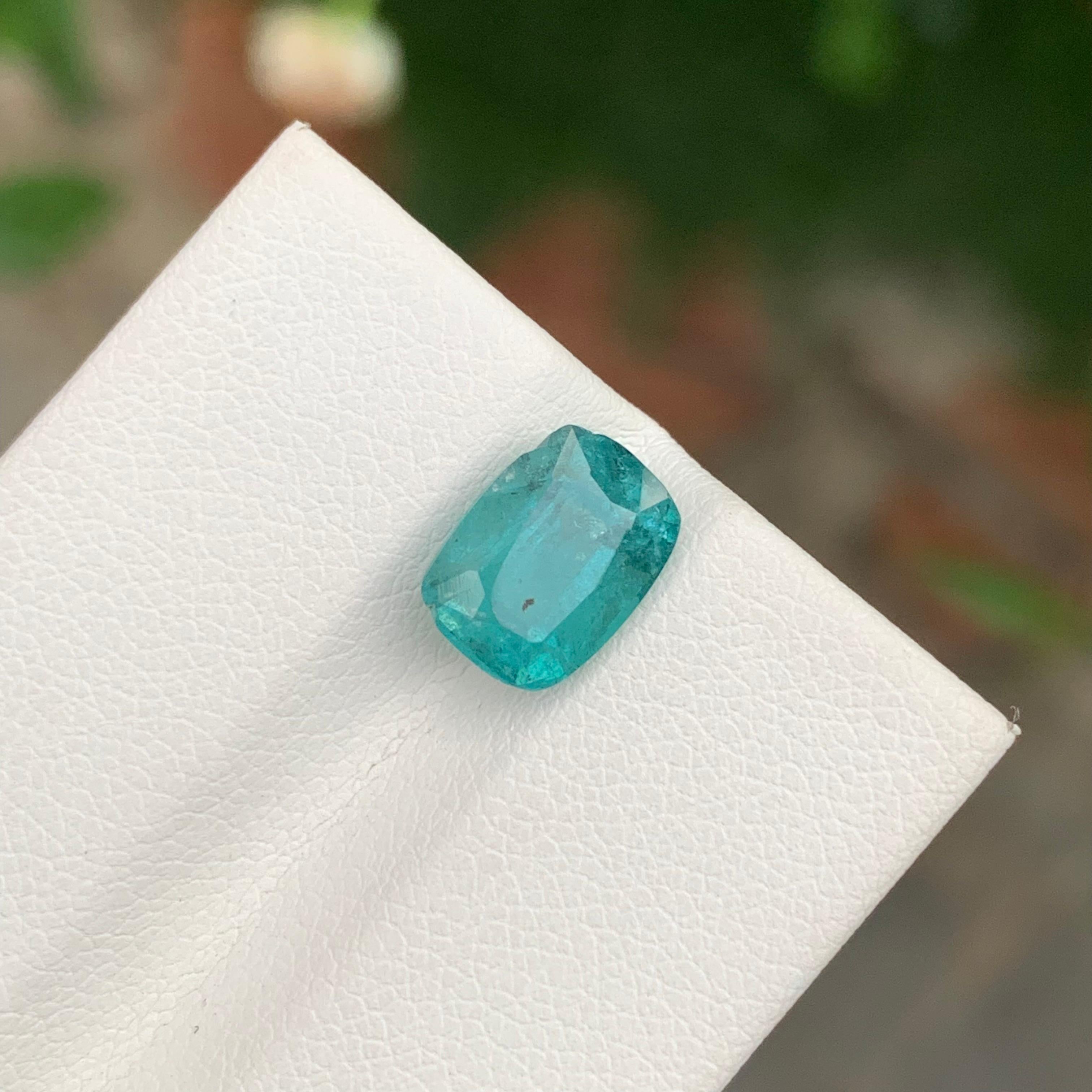 Pierre précieuse en forme de coussin de tourmaline naturelle de 2,60 carats de couleur écume de mer profonde pour bijoux Unisexe en vente