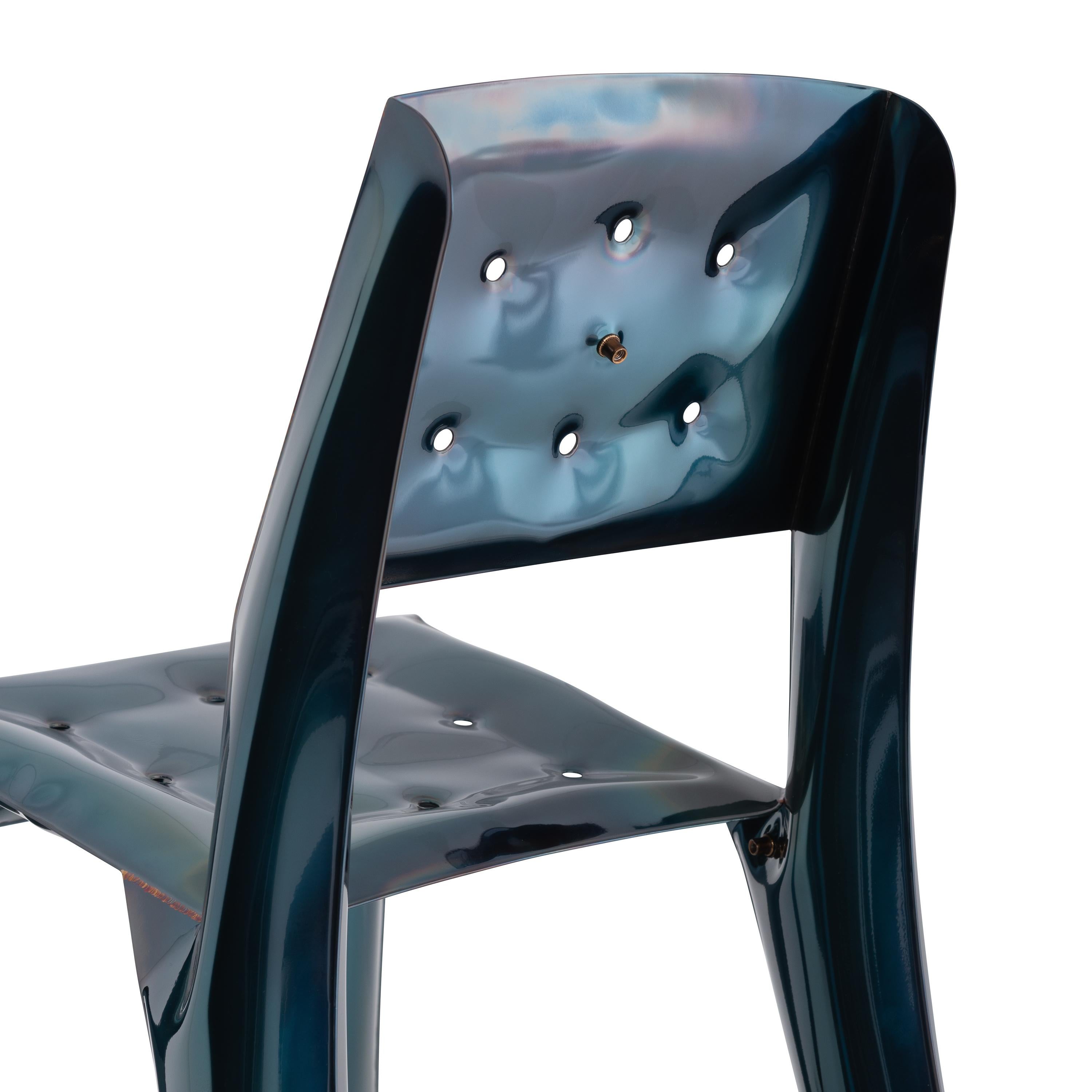 Cosmic Blue Chippensteel 0.5 Skulpturaler Stuhl von Zieta (21. Jahrhundert und zeitgenössisch) im Angebot