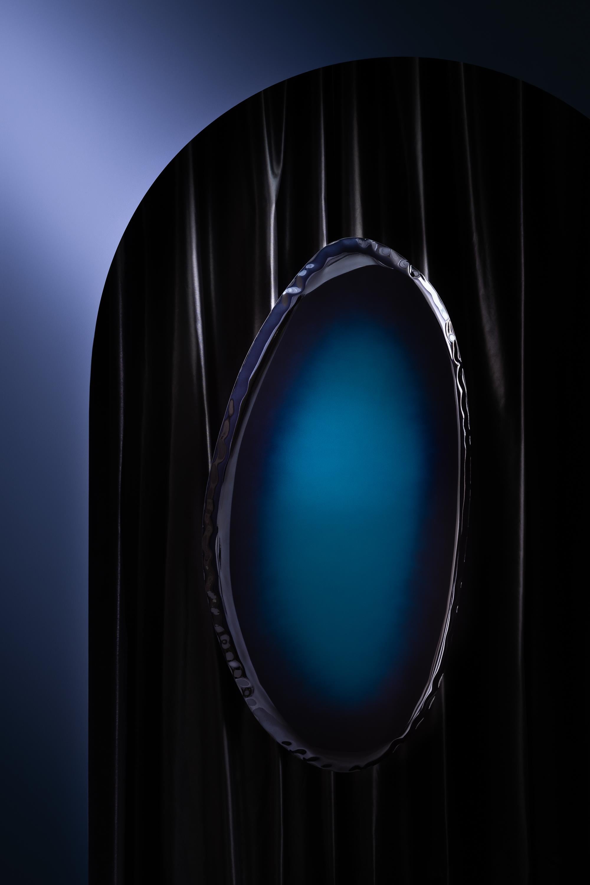 Blauer Tafla O1 Wandspiegel mit tiefem Raumteiler von Zieta (Edelstahl) im Angebot