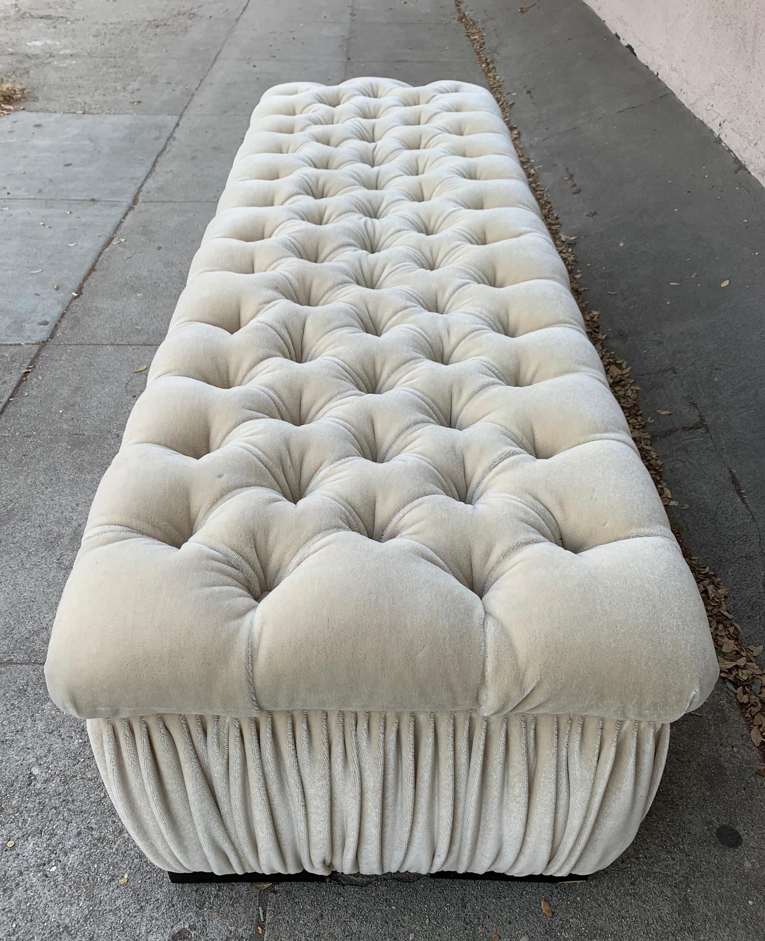 Deep Tufted Bench Upholstered in Cream Mohair In Good Condition In Los Angeles, CA