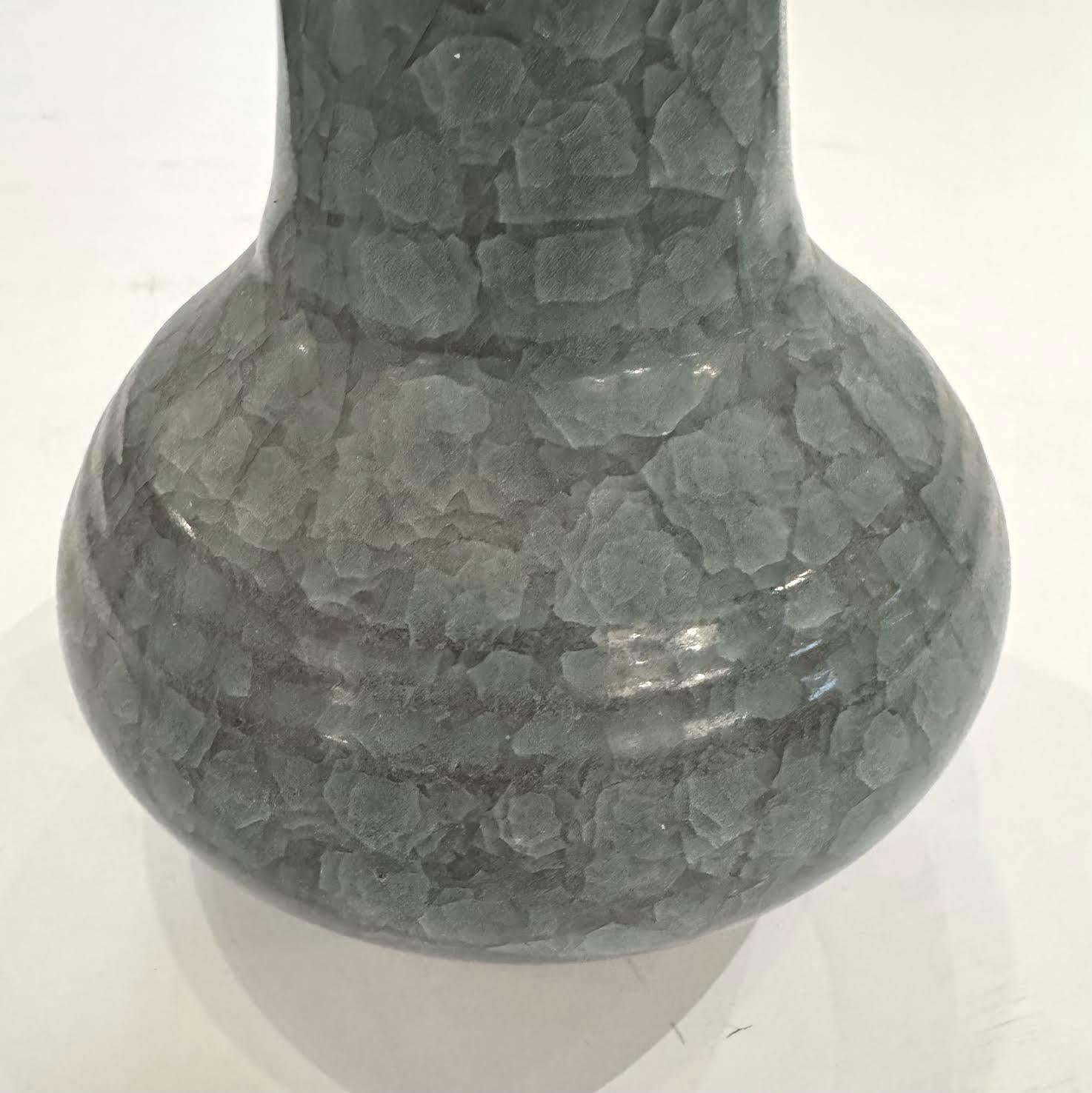 Cinese Vaso a collo d'imbuto a coste con crepe turchesi profonde, Cina, Contemporaneo in vendita