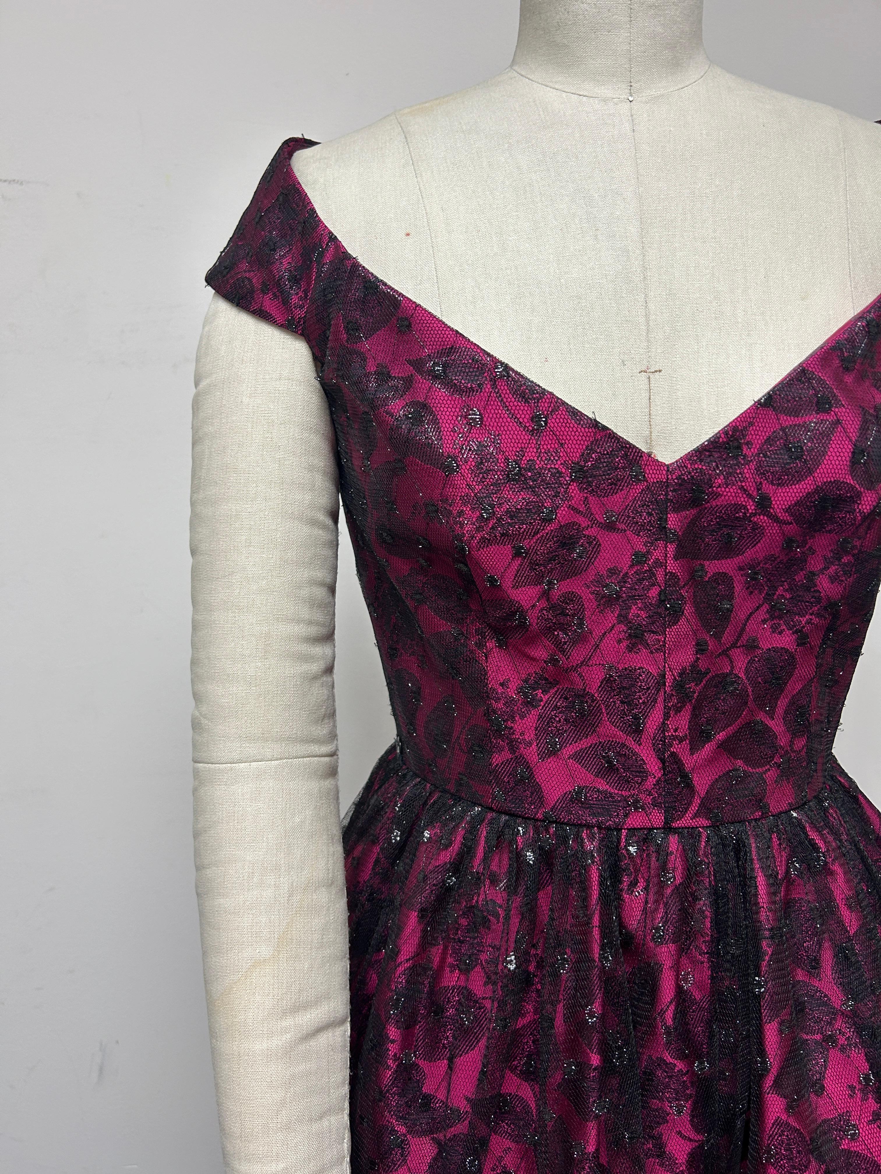 Party Dress in Fuchsia and Black Lace with Low V neck In Excellent Condition For Sale In Los Angeles, CA