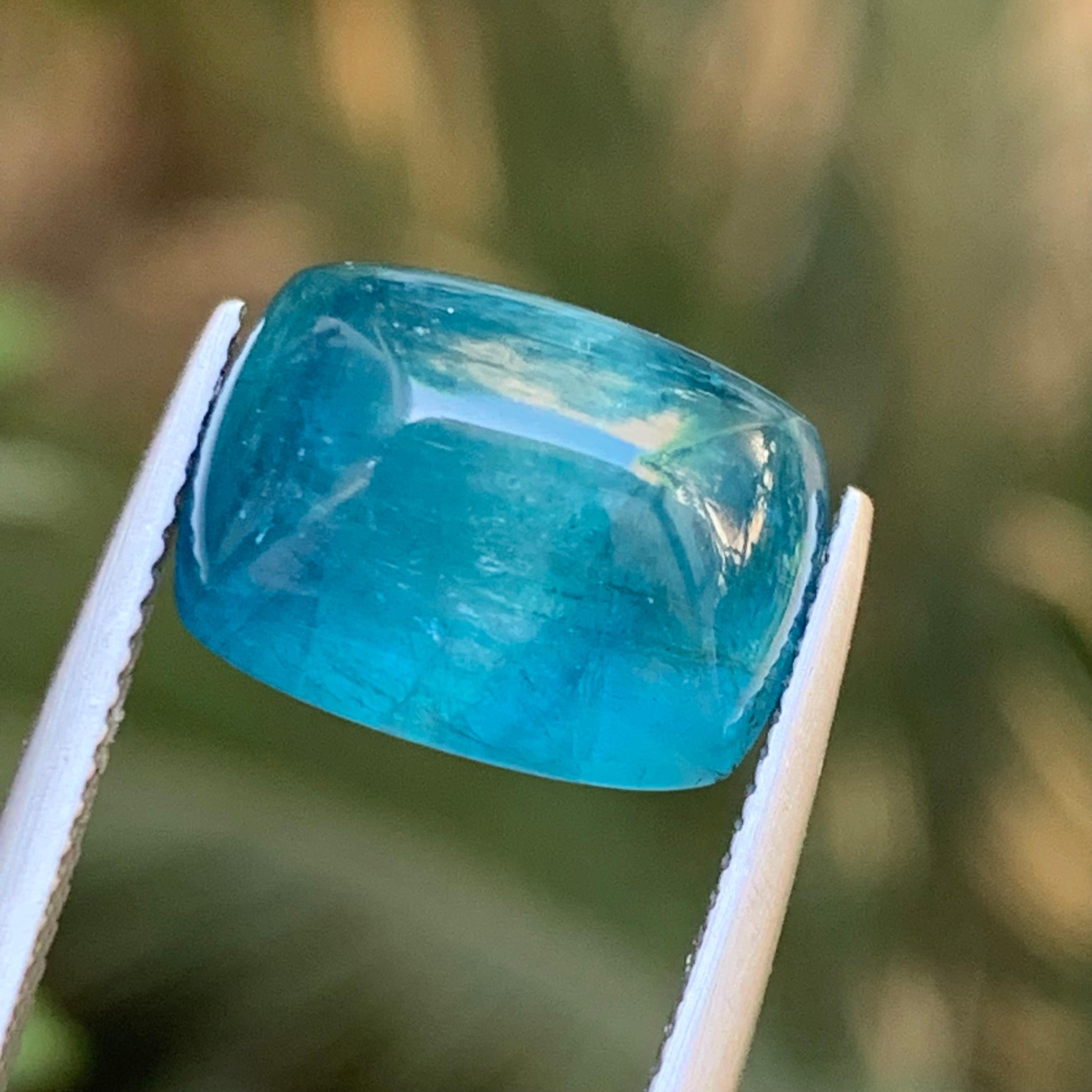 Anello con cabochon di tormalina naturale blu intenso e vivido 9,95 carati In condizioni Nuovo in vendita a Peshawar, PK