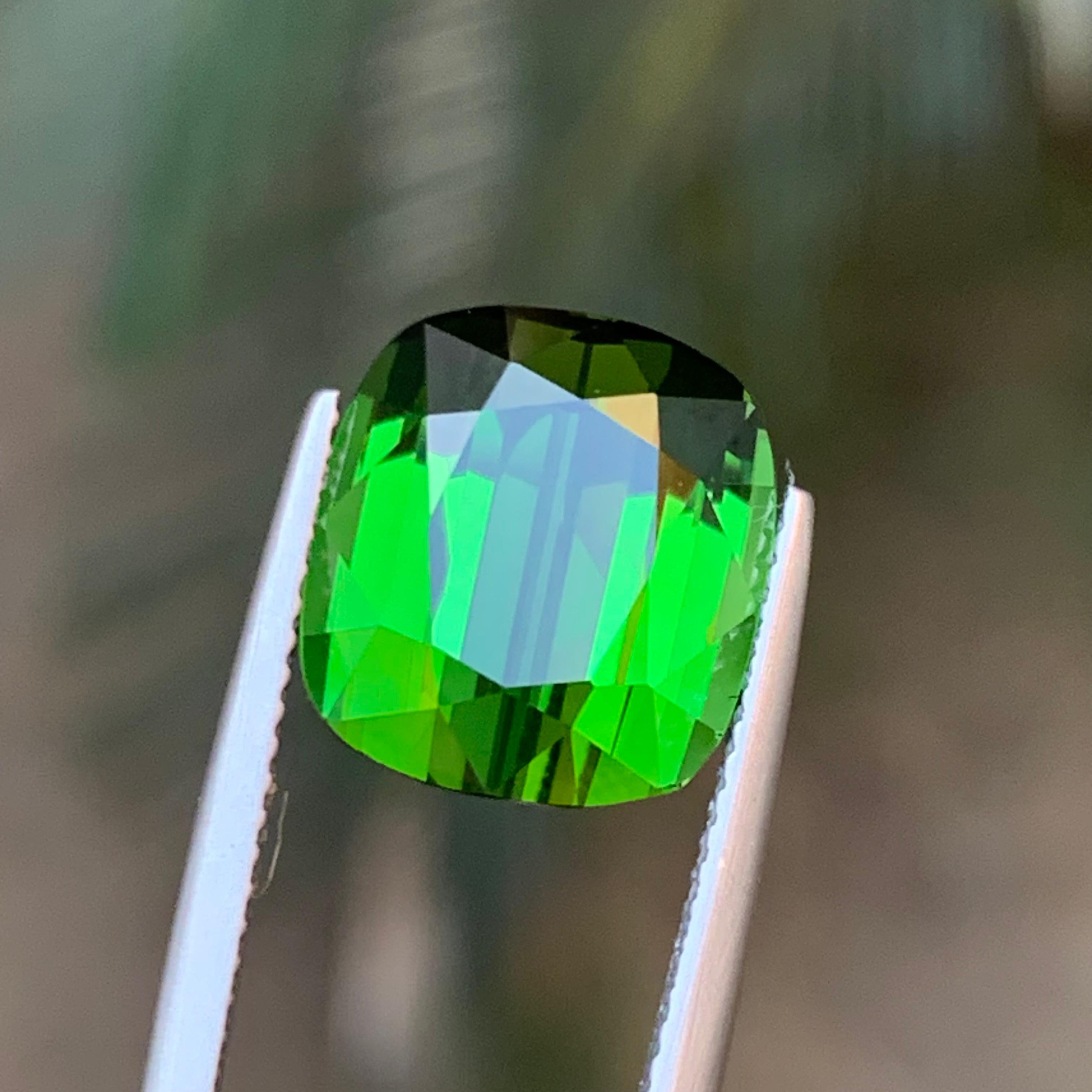 Deep Vivid Green Natural Tourmaline Loose Gemstone 8.25 Ct Cushion Cut Jewelry For Sale 3