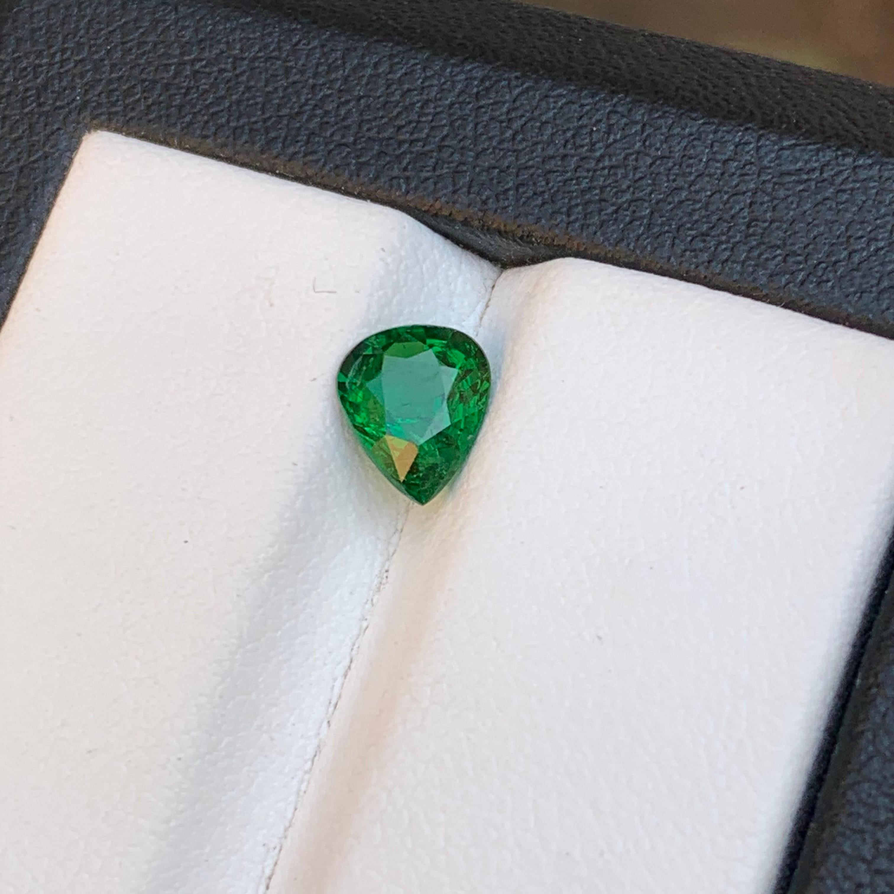 Anello di tsavorite naturale verde intenso, ciondolo, gemma sciolta 1 carato taglio pera in vendita 5