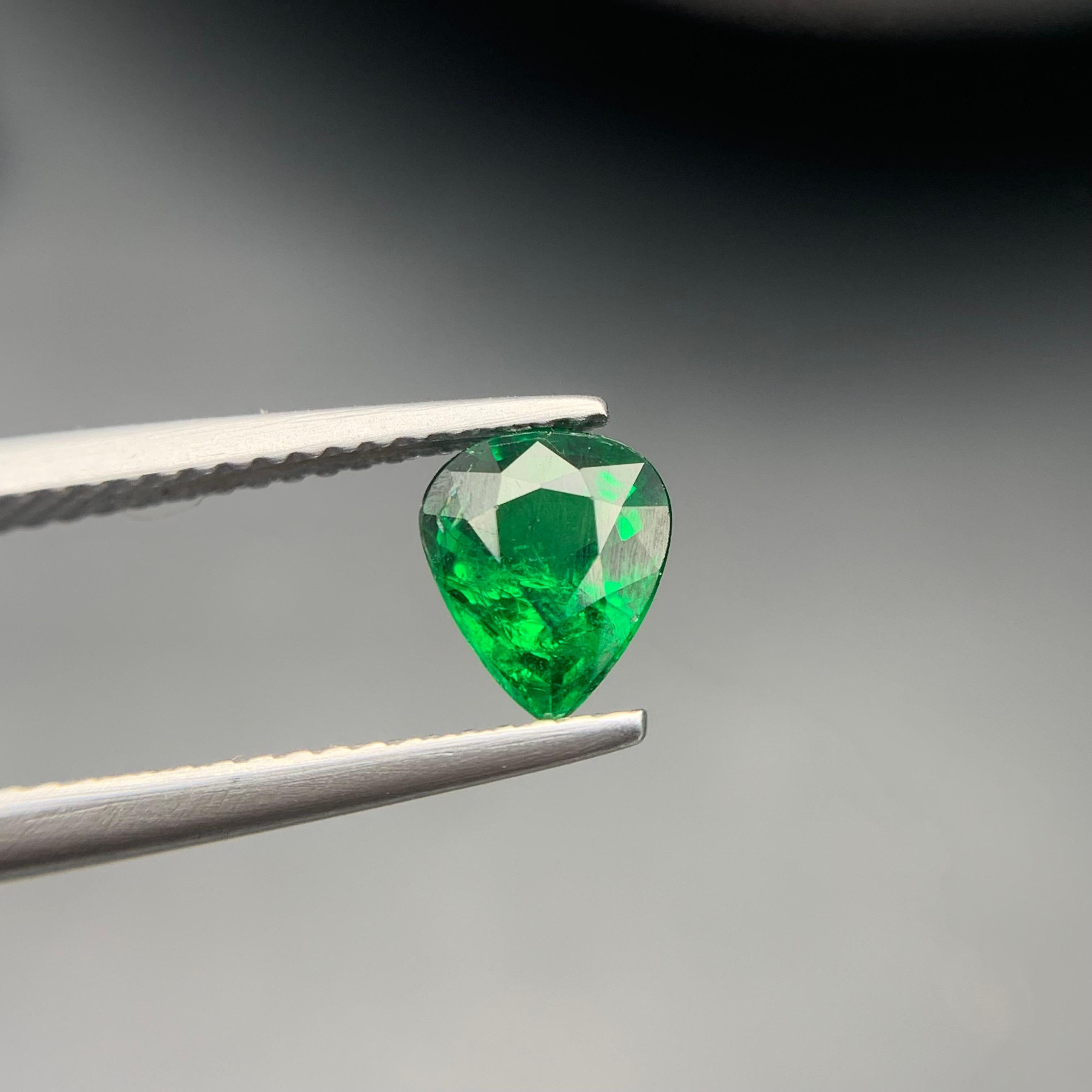 da uomo o donna Anello di tsavorite naturale verde intenso, ciondolo, gemma sciolta 1 carato taglio pera in vendita