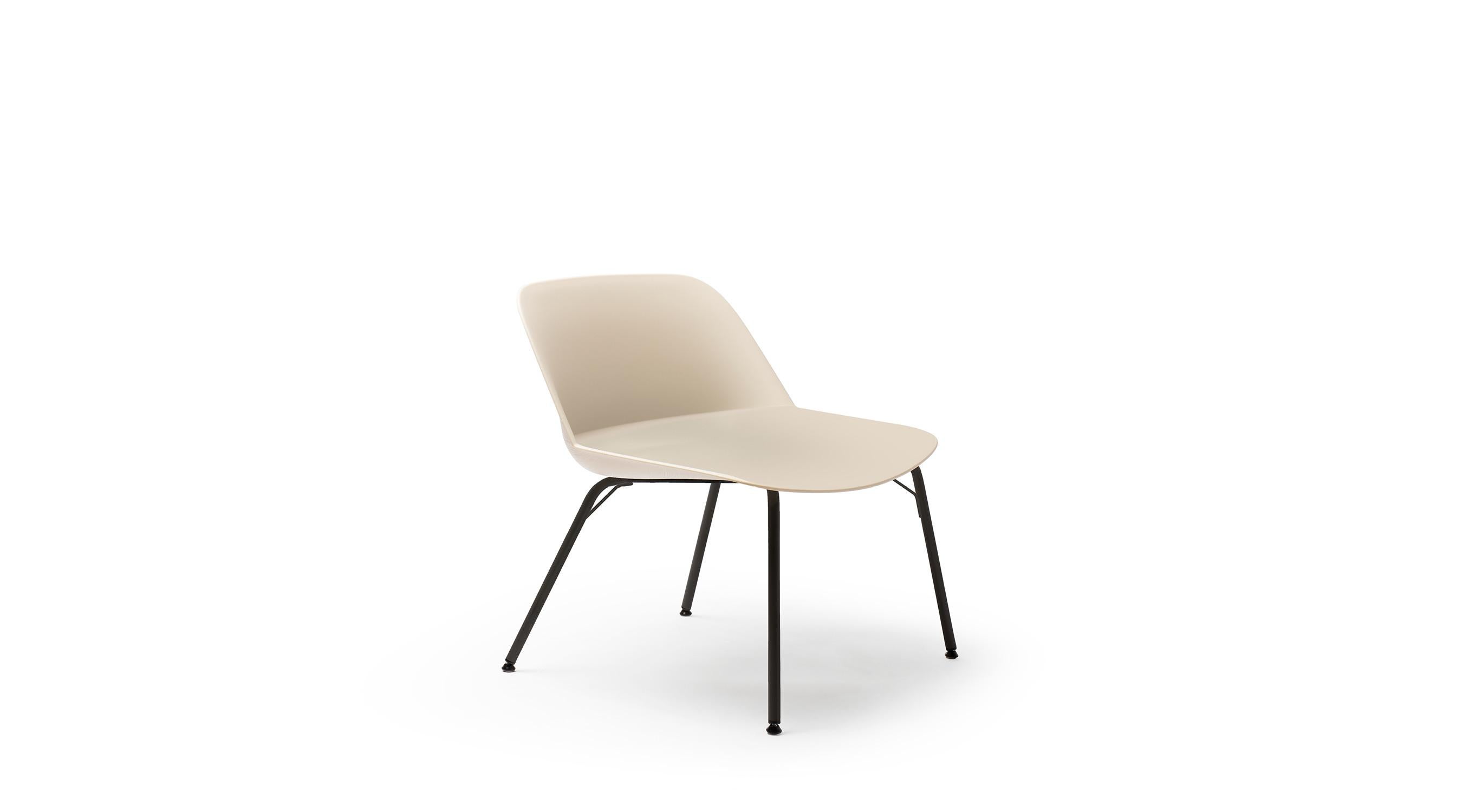 Deep XL Armchair in Polypropylene Shell & Steel Painted Frame by Quinti Sedute For Sale 2