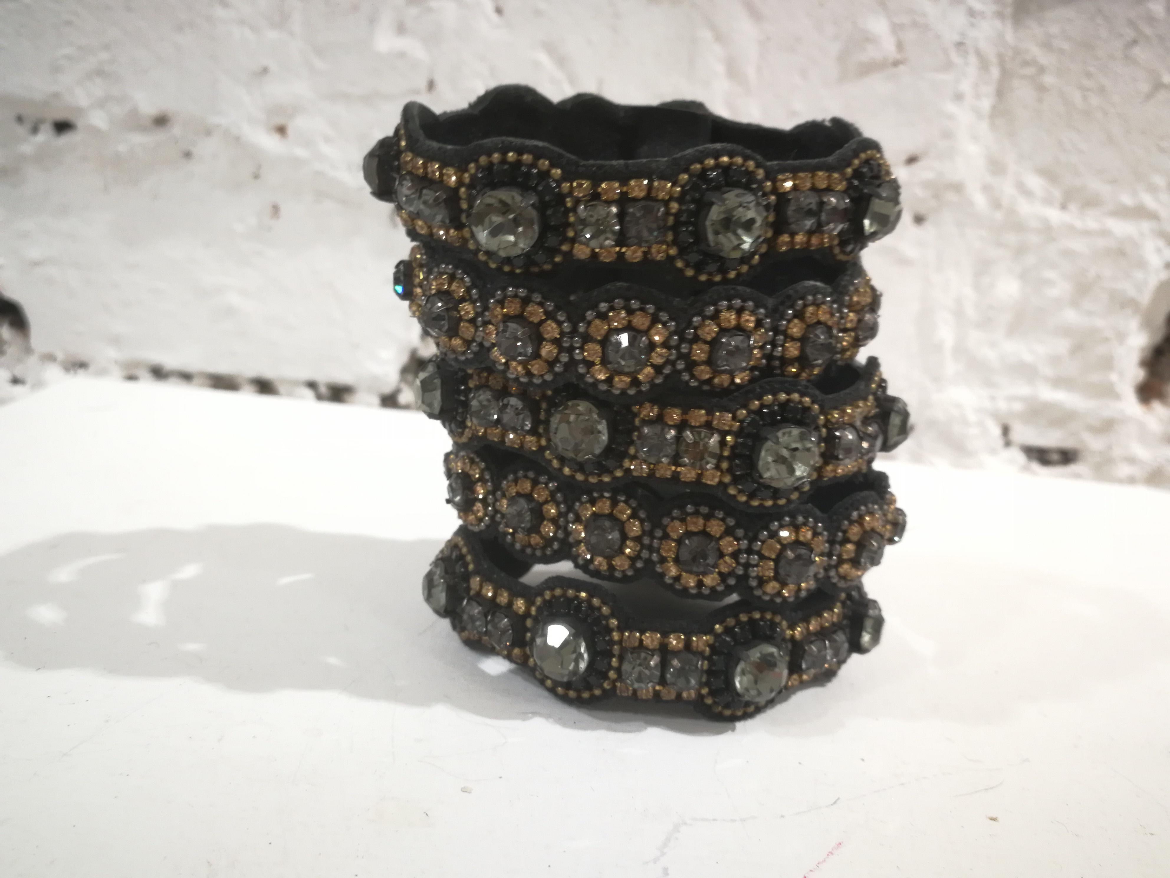 Armband von Deepa Gurnani, NWOT im Zustand „Neu“ in Capri, IT