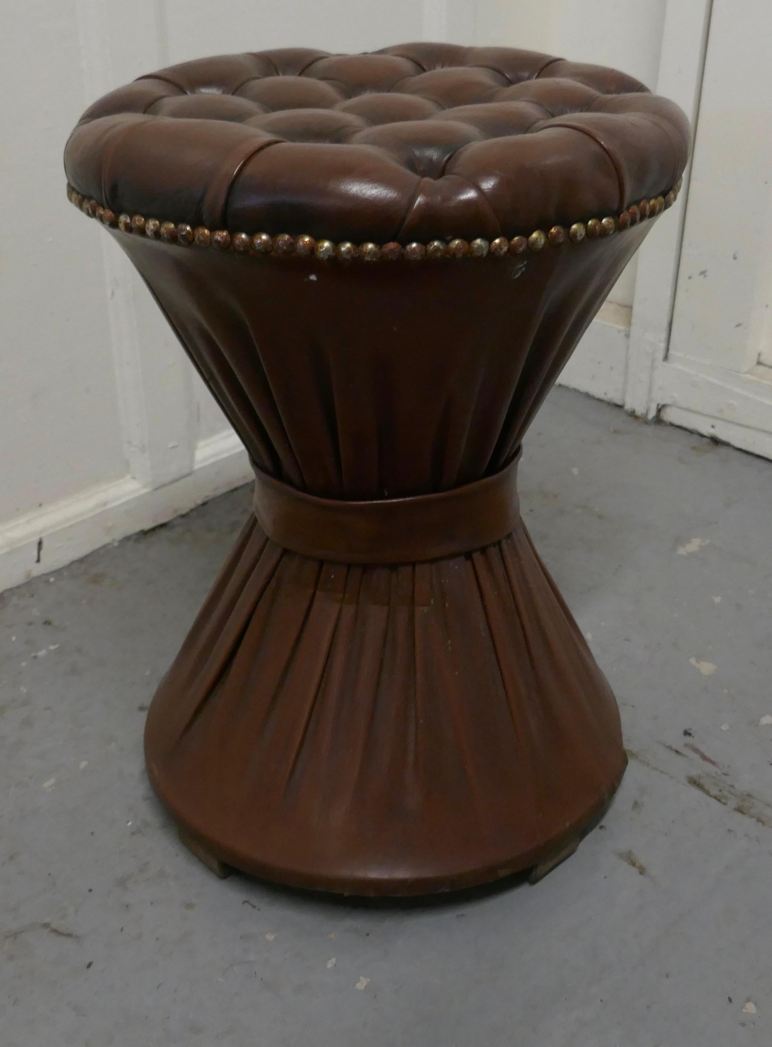 Deeply Buttoned Tam Tam Leather Stool In Good Condition For Sale In Chillerton, Isle of Wight