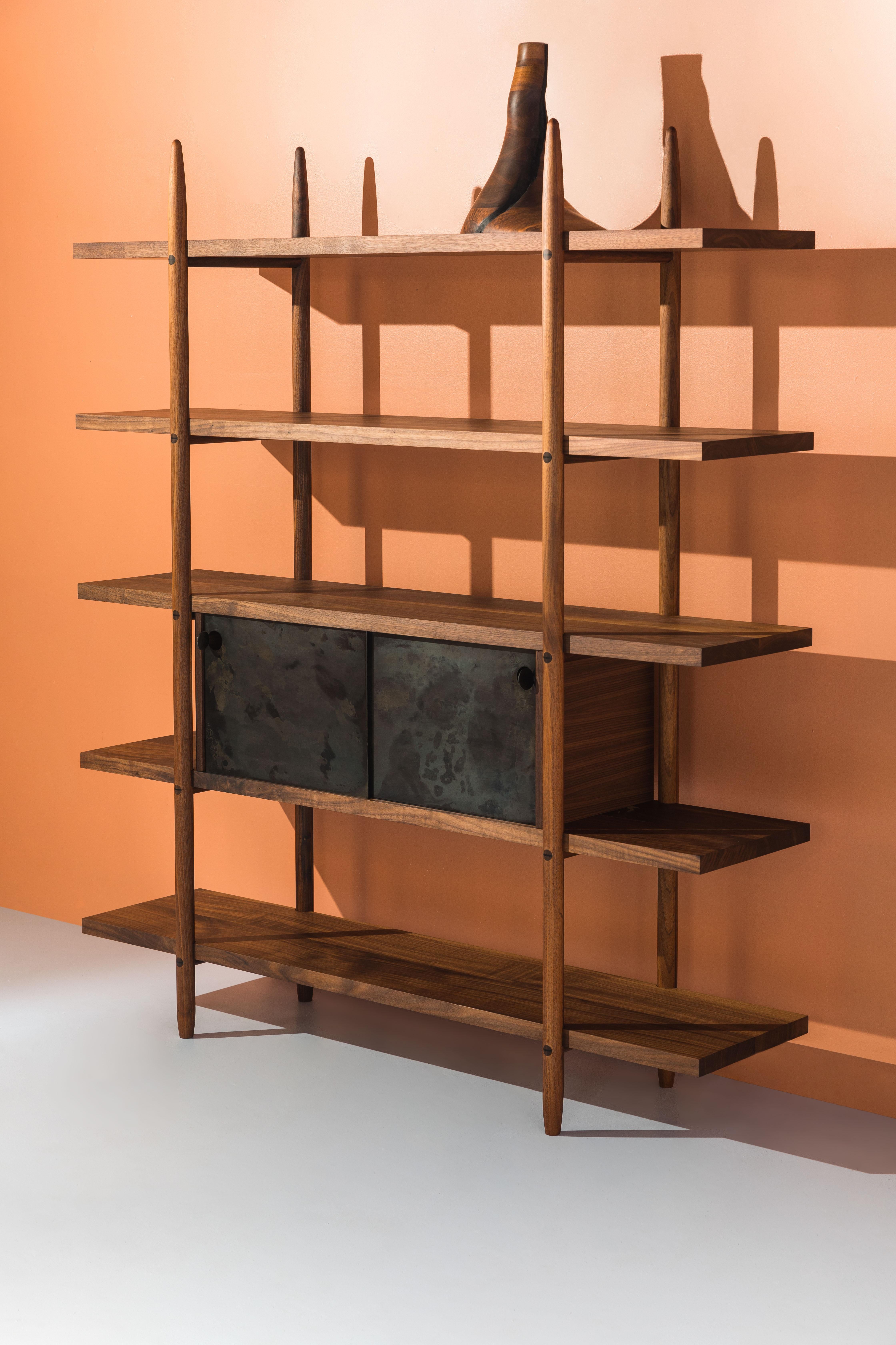 Deepstep Shelving, Maple, Walnut and Ebony Bookshelf with Fine Wood Detailing  (Holz) im Angebot