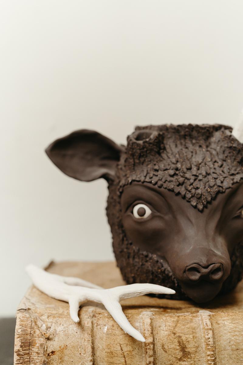 Céramique Œuvre d'art en céramique « Cerf » de Luis Vidal en vente