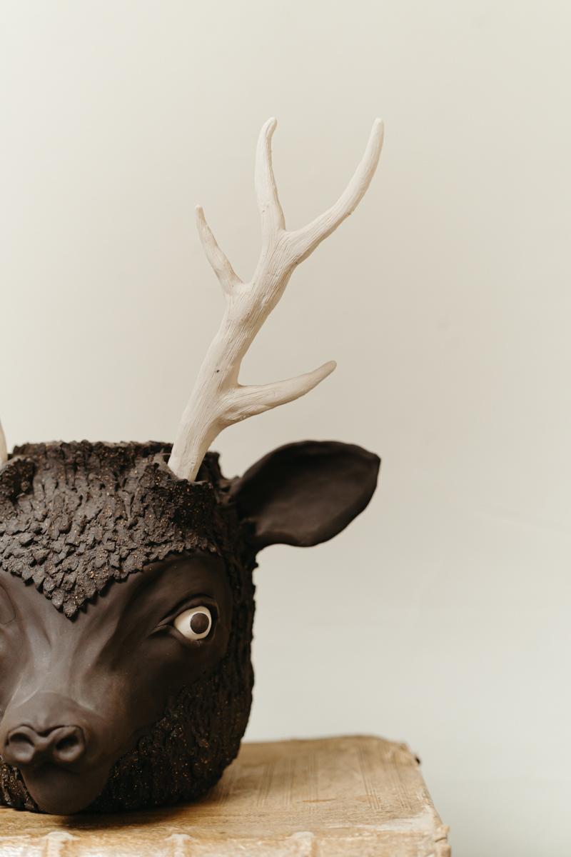 „Deer“ Keramik-Kunstwerk von Luis Vidal im Angebot 3