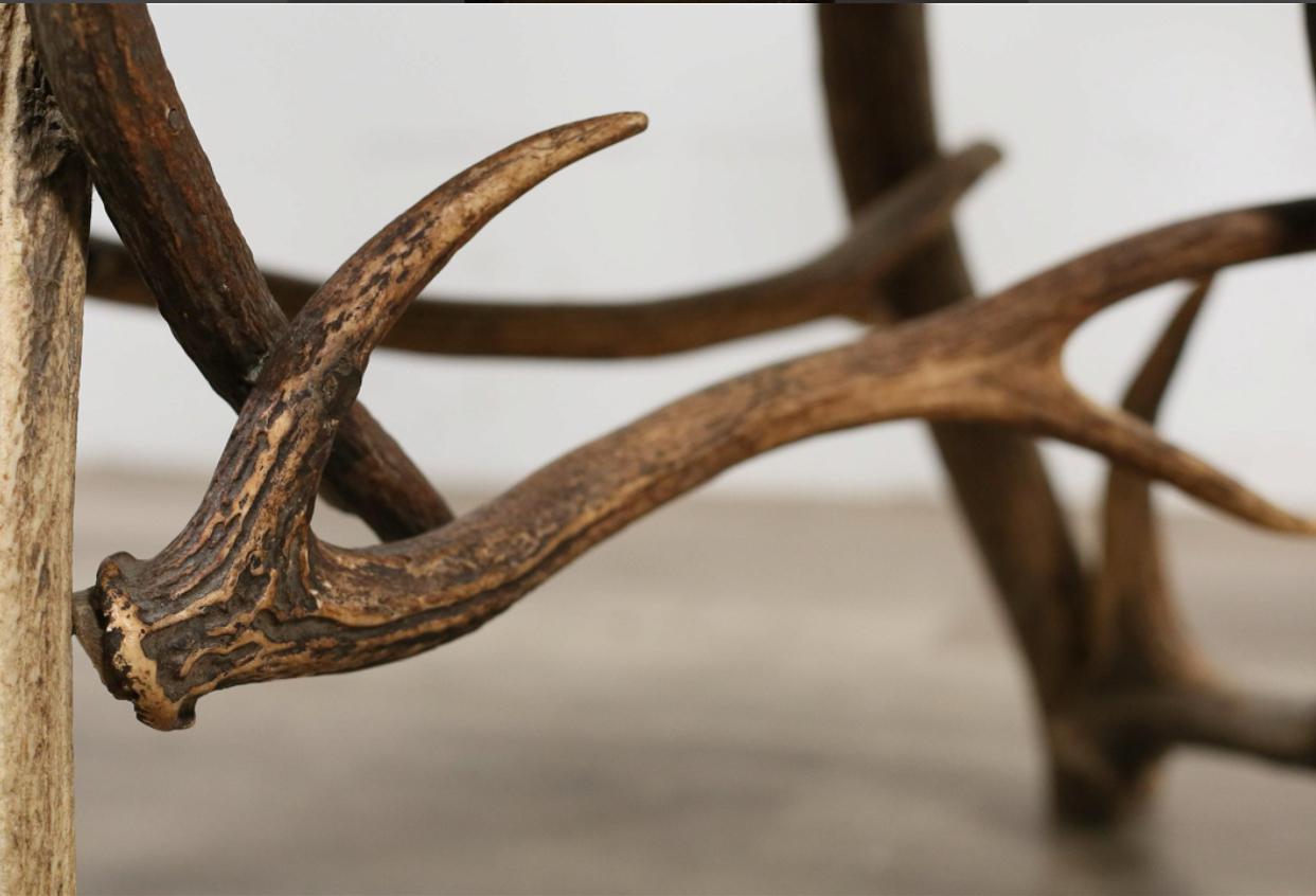 Chaise trône en bois de cerf, d'élan et de mauresque dans le style d'Arthur Court en vente 2