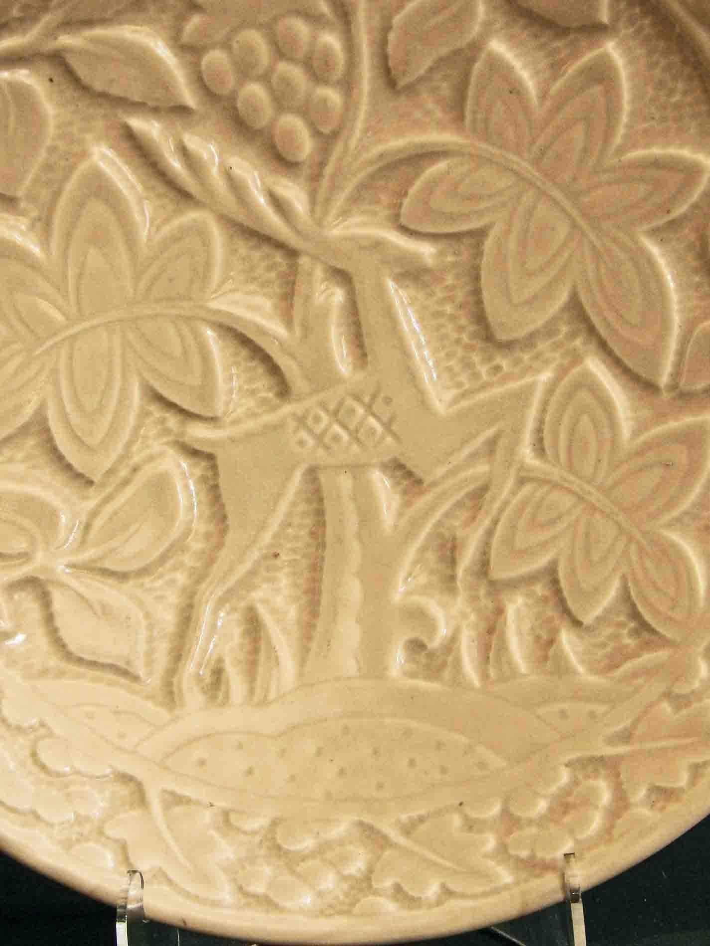 Anglais « Cerf dans les tropiques », grand bol Art Déco rare avec haut-relief, Boulton en vente