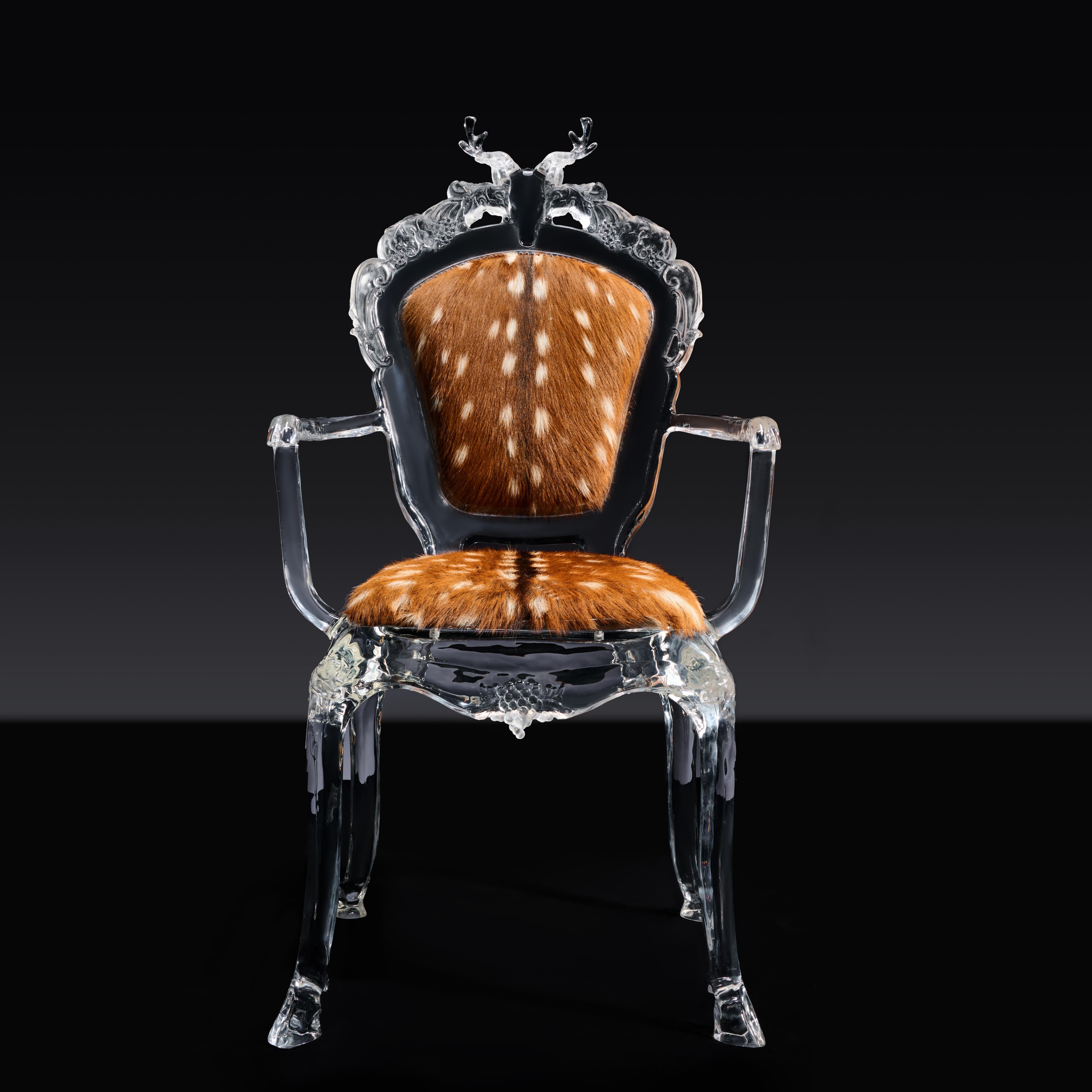 The chair is based on a Rococo style antique chair. This style of furniture flourished in the 30s of the 18th century, emphasizing beautiful art decoration and smooth curved shapes, and is one of the milestones in the history of furniture