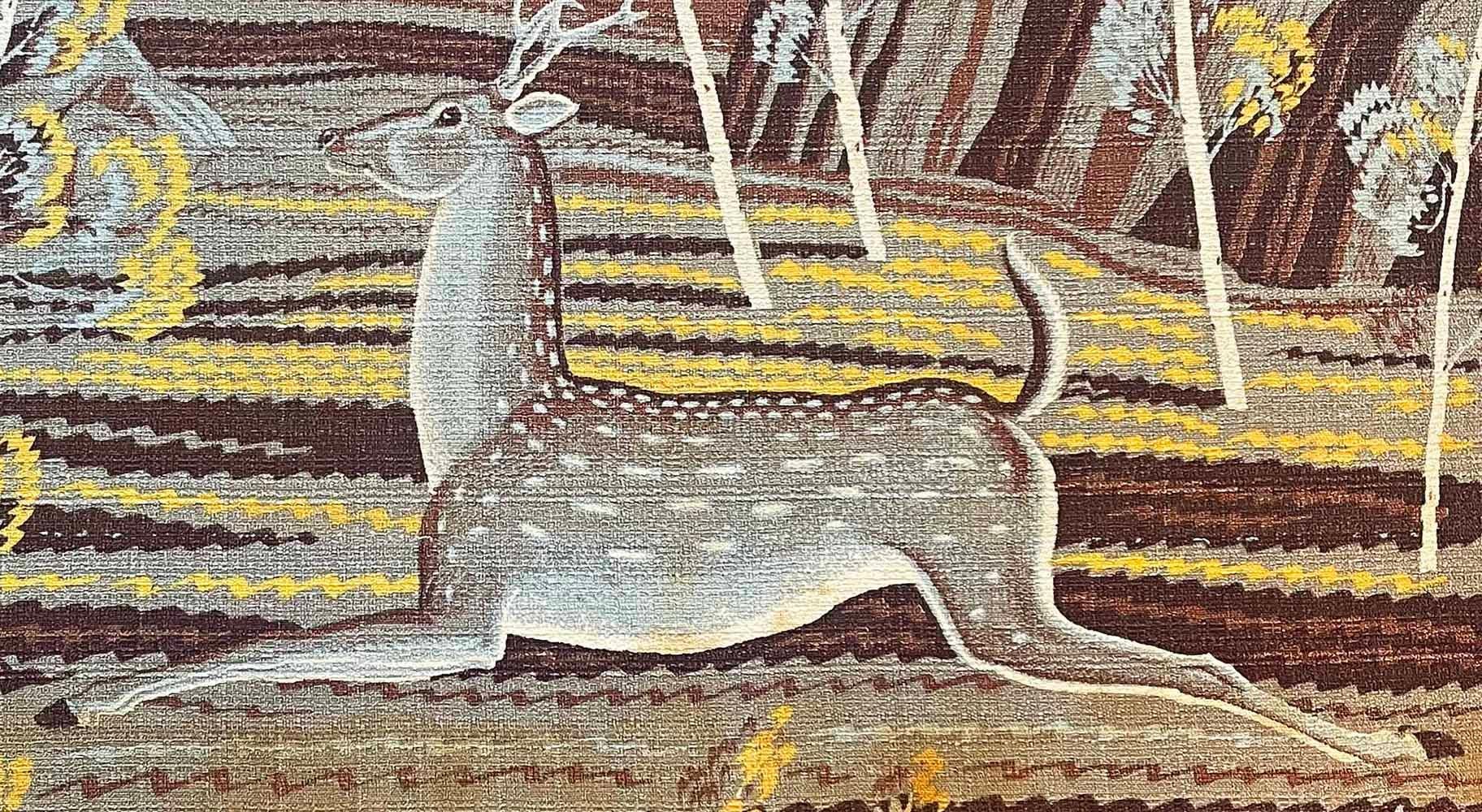 Dieses seltene und auffällige Art-Déco-Stoffpaneel, das einen laufenden Hirsch in einem Wald in sattem Rot und Mais zeigt, wurde 1950 von Rockwell Kent für Bloomcraft Inc. entworfen.  Das Design war in mehreren Farbvarianten erhältlich - darunter