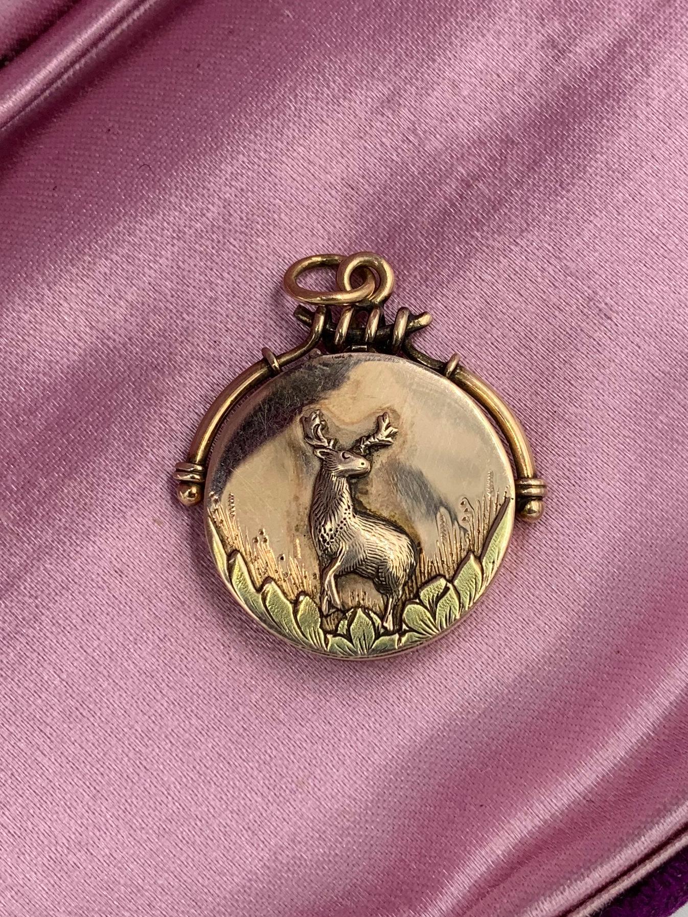 Deer Stag Locket Pendant Gold Victorian Belle Epoque In Good Condition In New York, NY