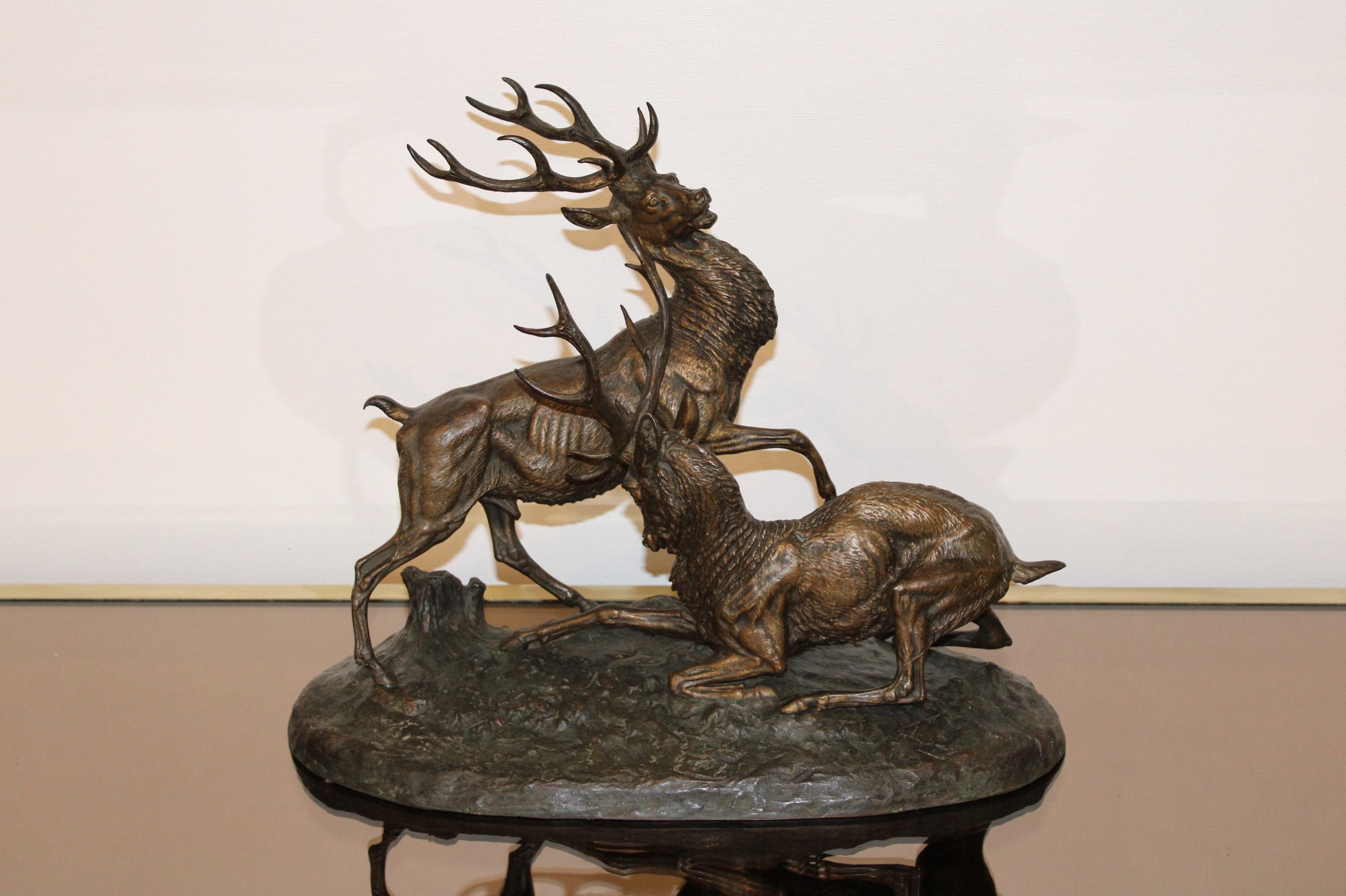 Sculpture en bronze de cerfs par Edouard Delabrièrre (1829-1910)
Signé E. Delabrierre
France, 19ème siècle.