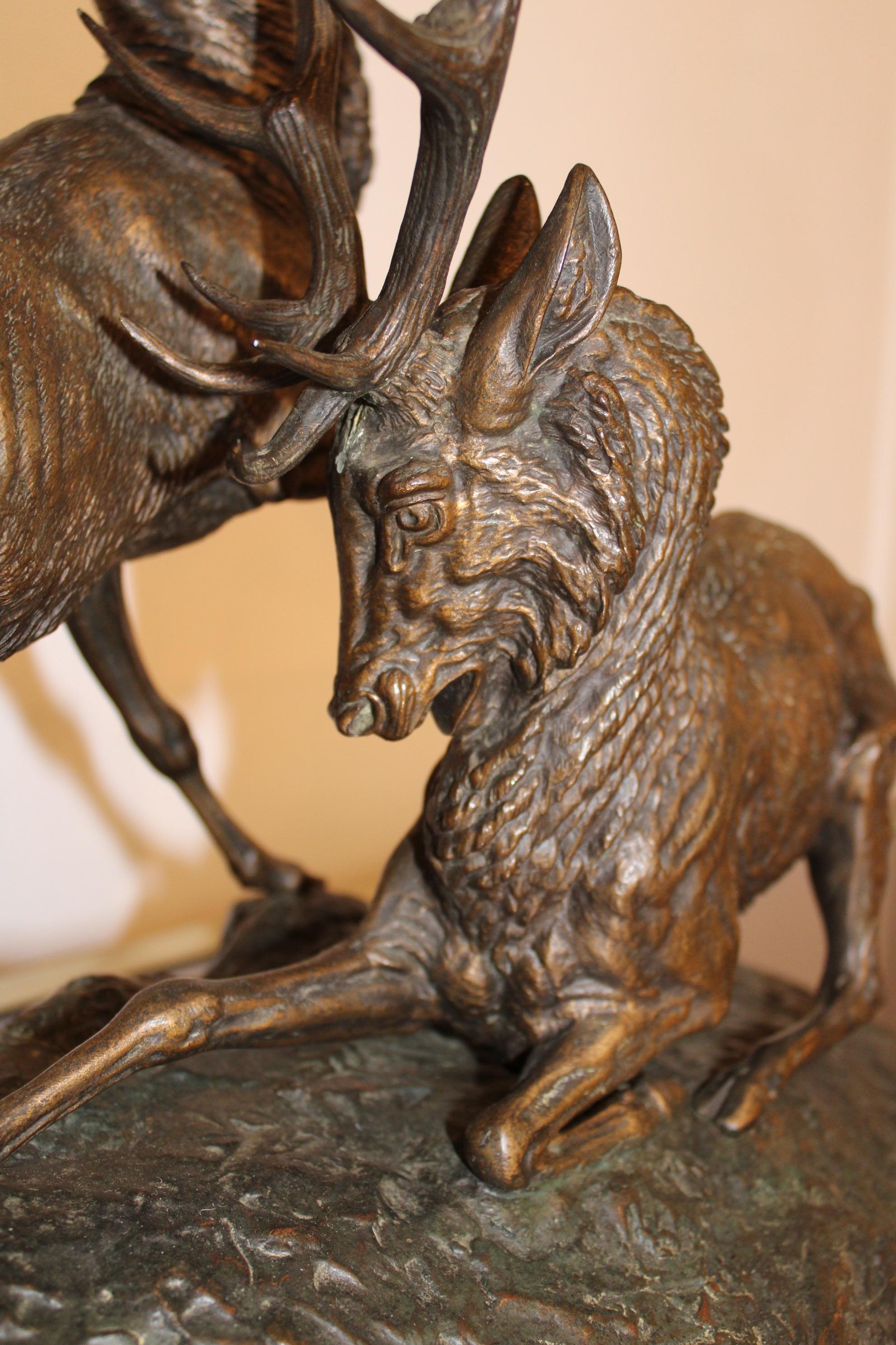 Sculpture en bronze de cerfs par Edouard Delabrièrre, France, 19ème siècle Bon état à Paris, FR