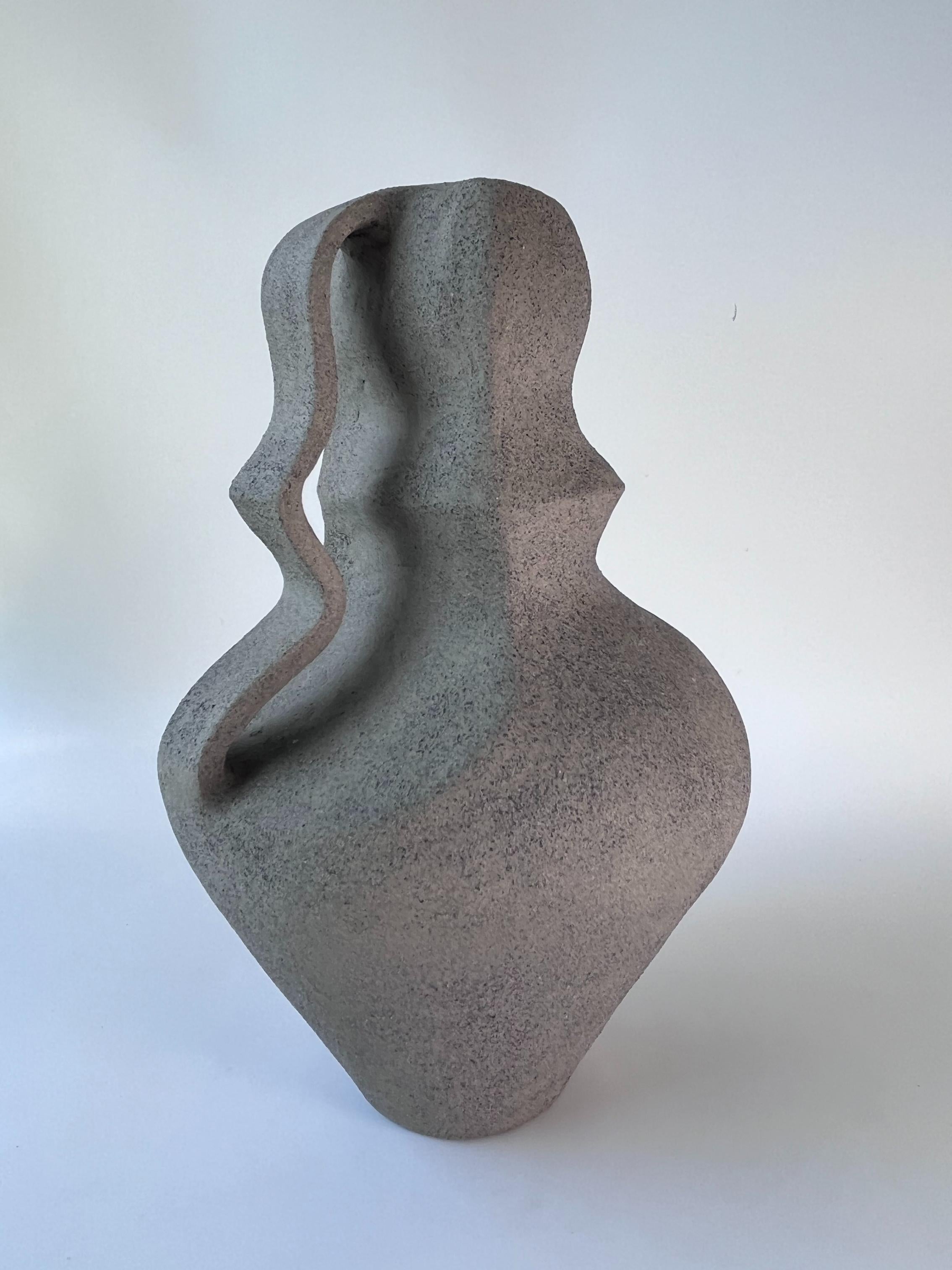 Deficiency 11 Vase by Rezzo Ceramics In New Condition For Sale In Geneve, CH