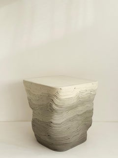 Dégradé di Kalou Dubus, Tavolino, Gres bianco-grigio, pezzo unico